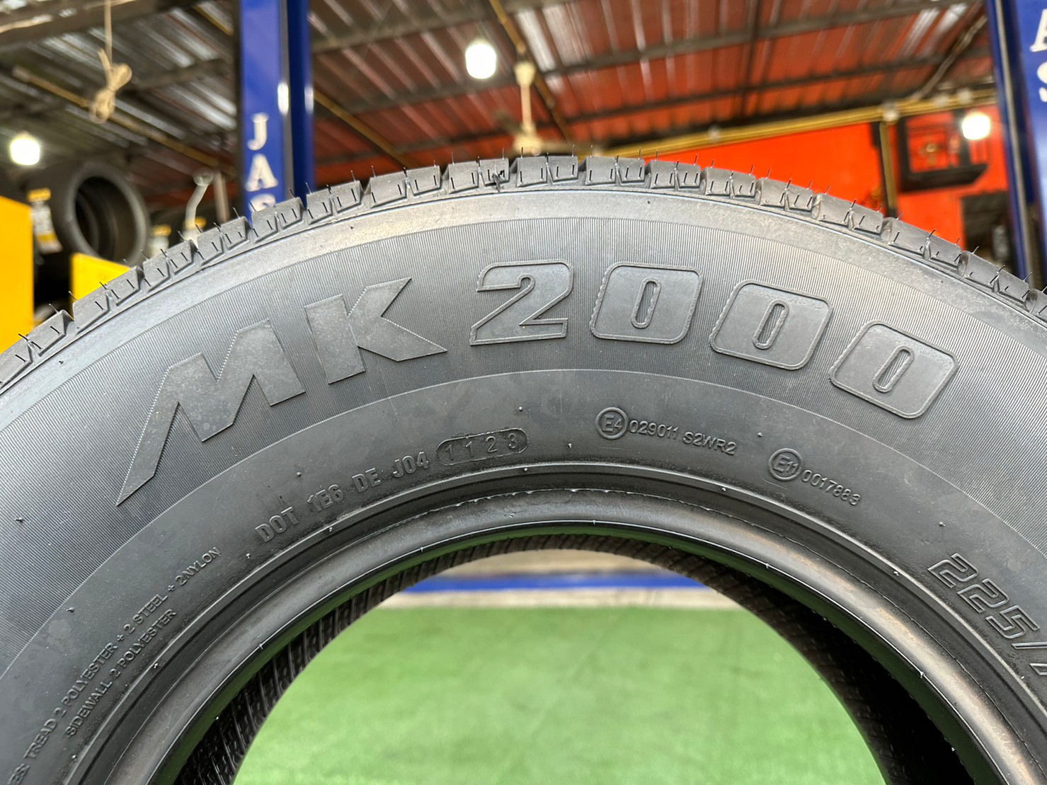 OTANI MK2000 225/75R14 ยางใหม่ปี2023 ราคาพิเศษพร้อมติดตั้งฟรี สามารถสอบถามเพิ่มเติมได้ค่ะ