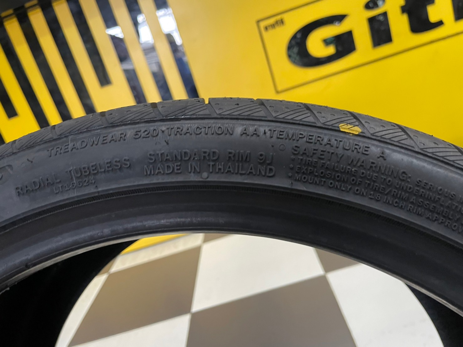 ATLAS FORCE UHP 255/35R18 ยางใหม่ปี 2022