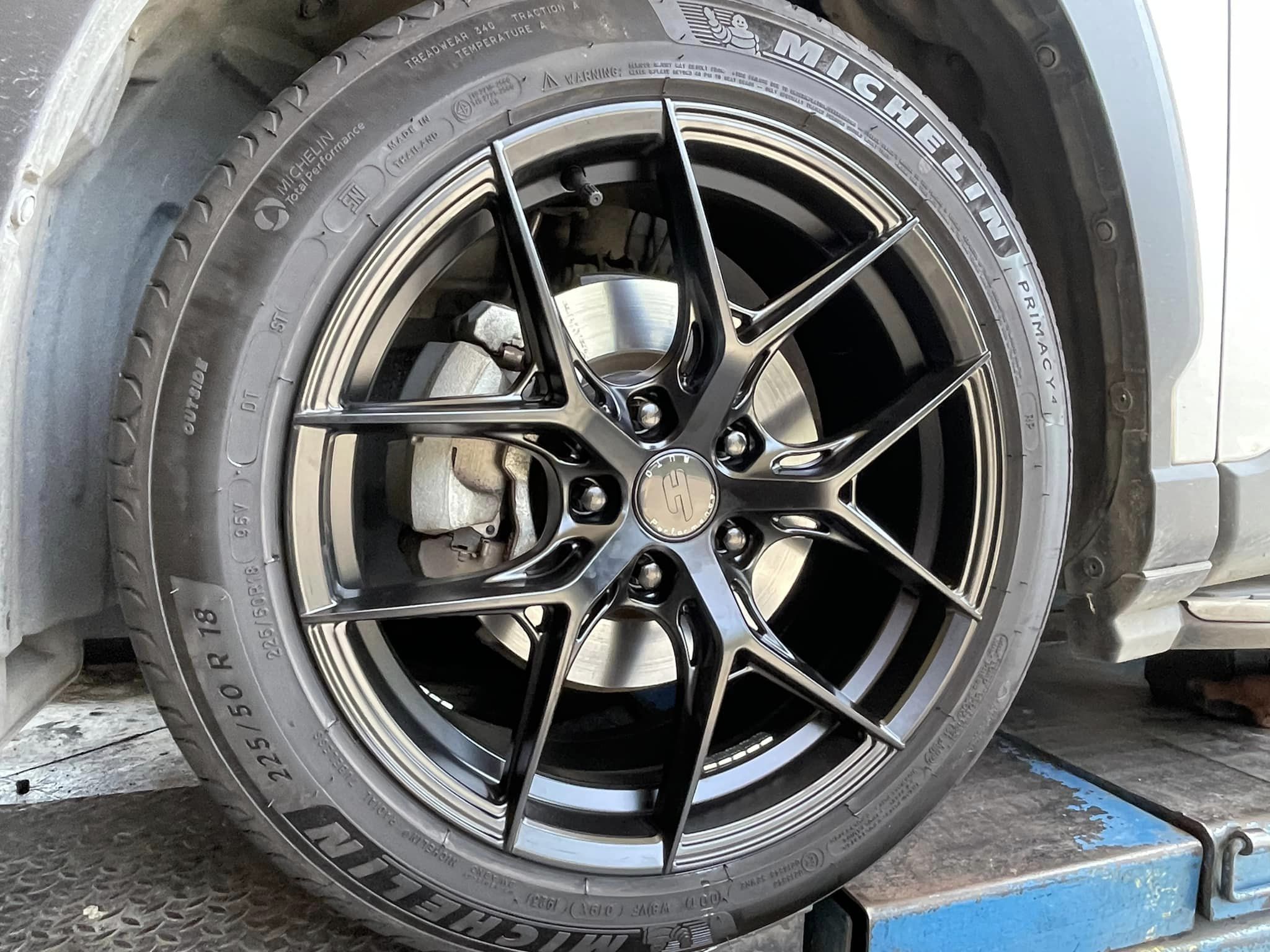 #TOYOTA_CROSS เลือกติดตั้ง ล้อแม็กใหม่ขอบ18 #TORQ #APP #Model VL2 BY #LENSO 18x8 ET35 5x114.3 สีดำ