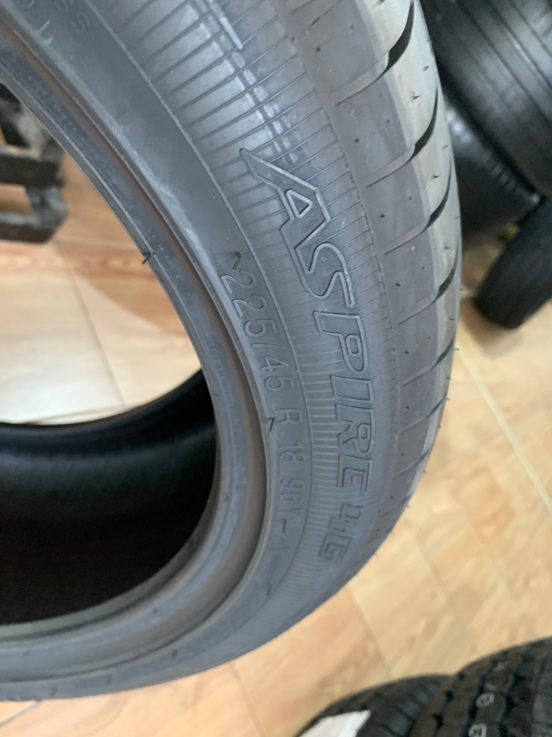 ยางApollo Aspire4G 225/45R18 ยางสปอร์ตคุณภาพดี นุ่มเงียบ ยางปี2021