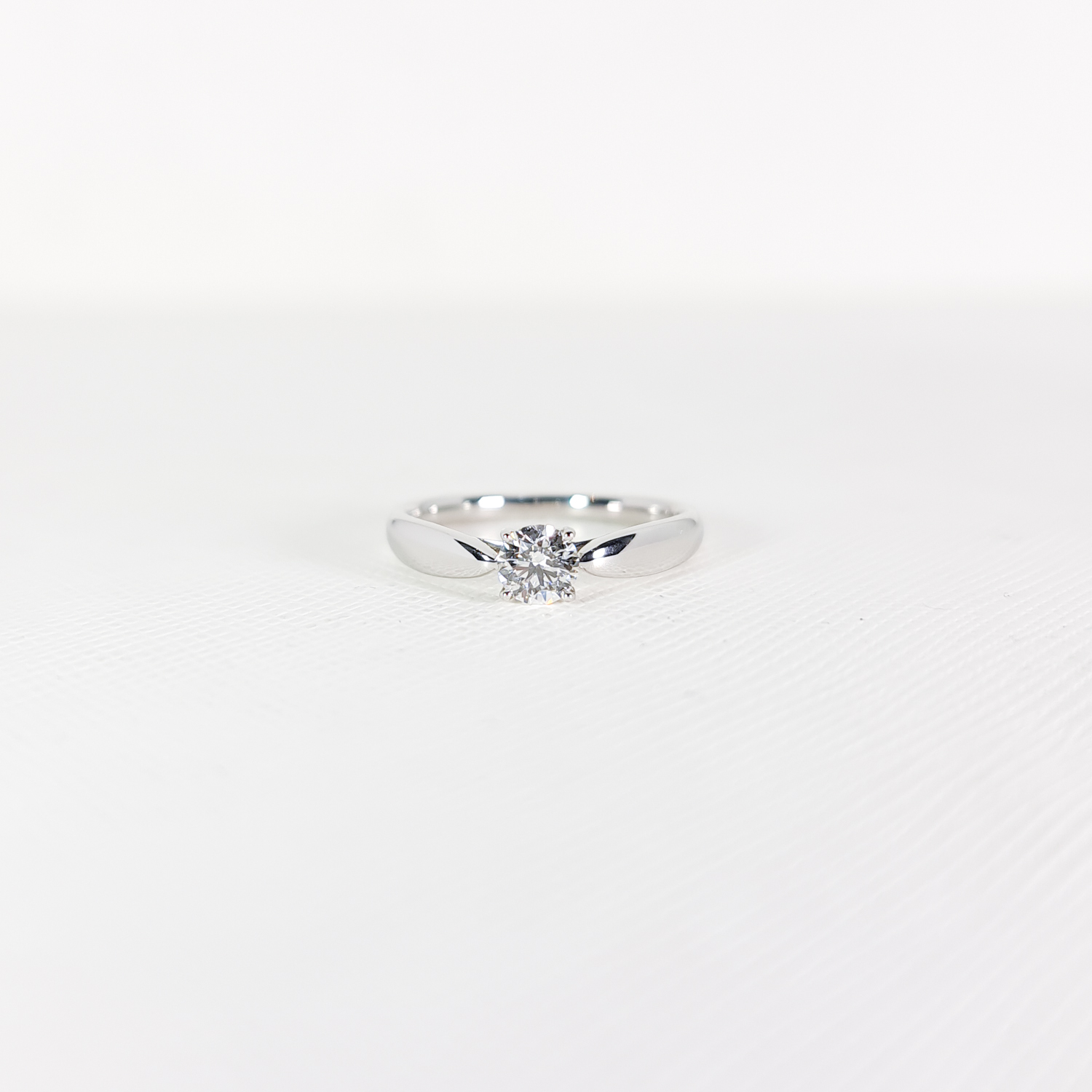 แหวน Tiffany & Co. Tiffany Harmony Solitaire ring Platinum950 with 0.30carat G VS1 Diamond ไซส์ 49# (Used) +กล่องและการ์ด