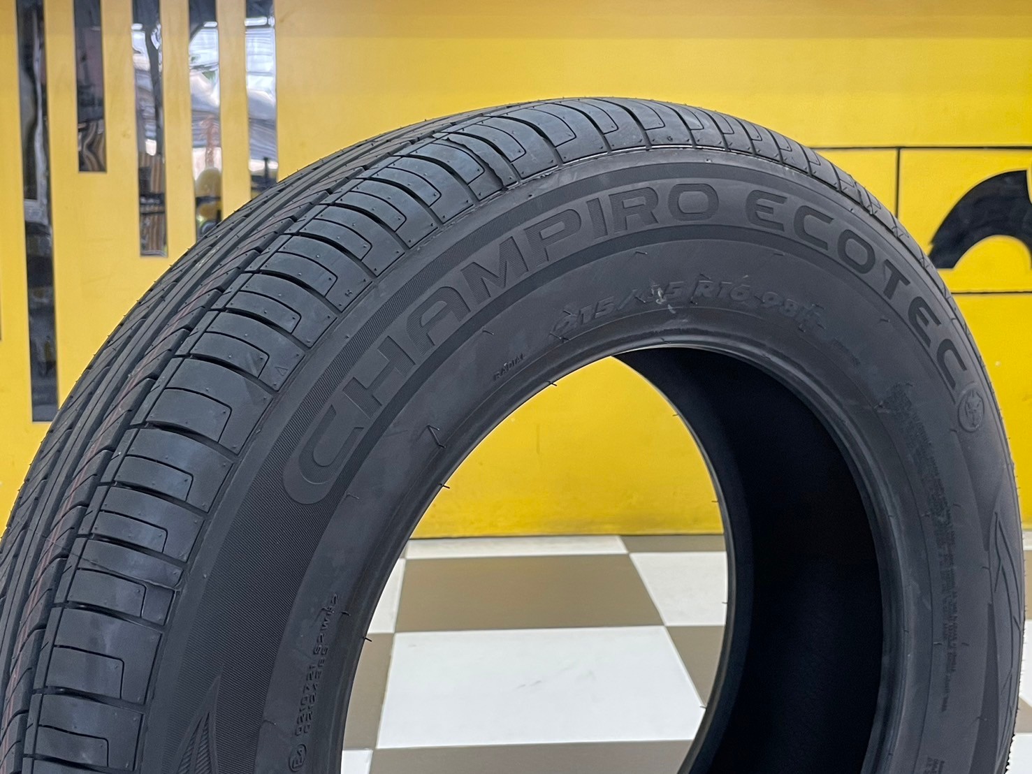 GT RADAIL CHAMPIRO ECOTEC 215/65R16 ยางใหม่ปี2024