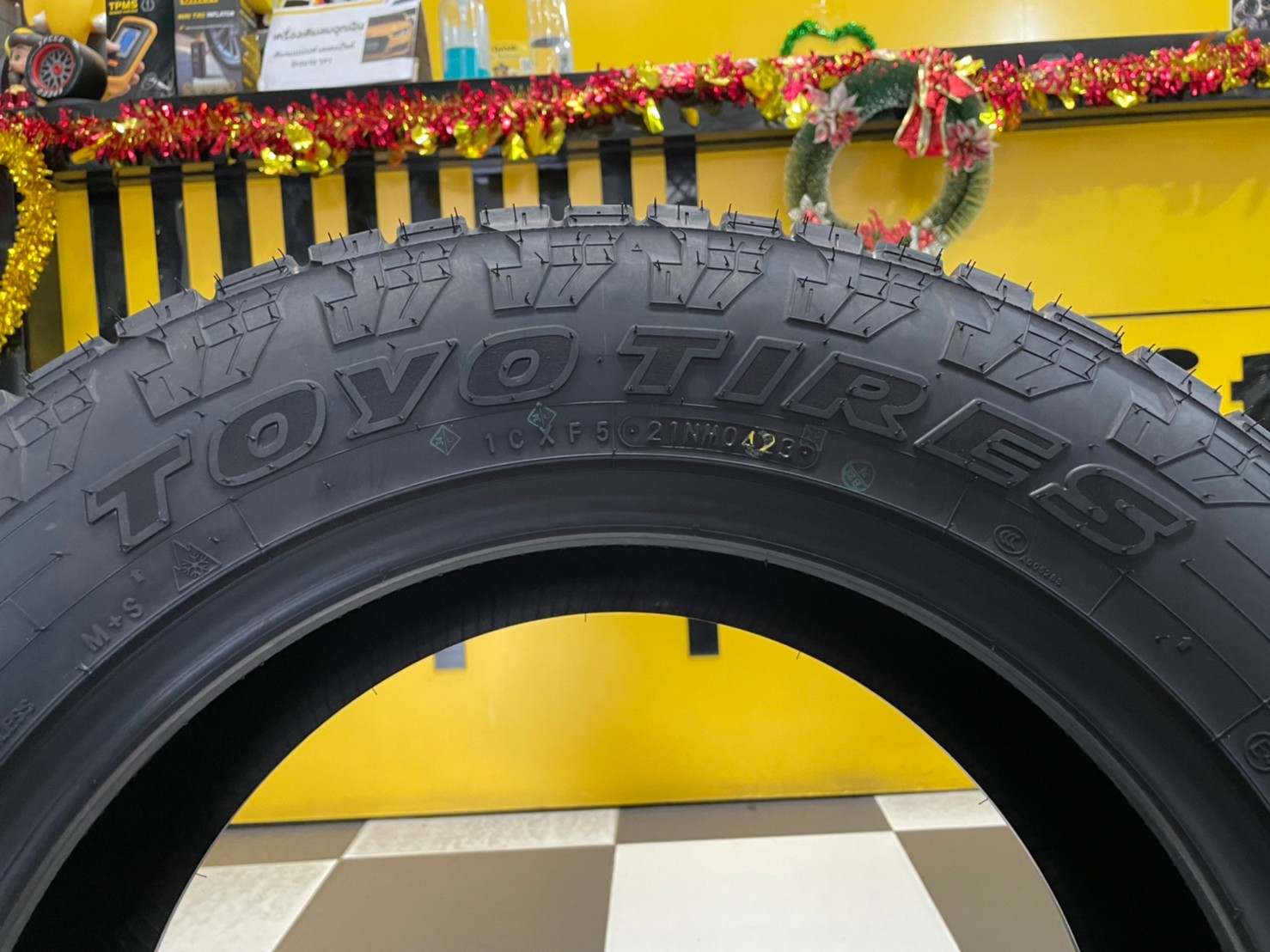 225/65R17 TOYO OPEN COUNTRY A/T ยางใหม่ปี2023
