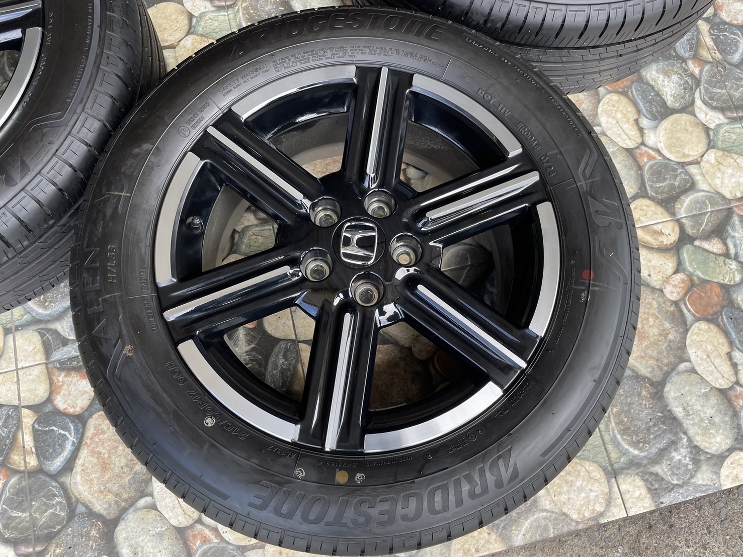 ล้อแม็กป้ายแดง HONDA HR-V ตัวท็อป รุ่นใหม่ล่าสุด ขอบ 17 ดำหน้าเงา สวยกริ๊บ พร้อมยาง #Bridgestone Alenza H/L33 215/50R17 ยางปี2024