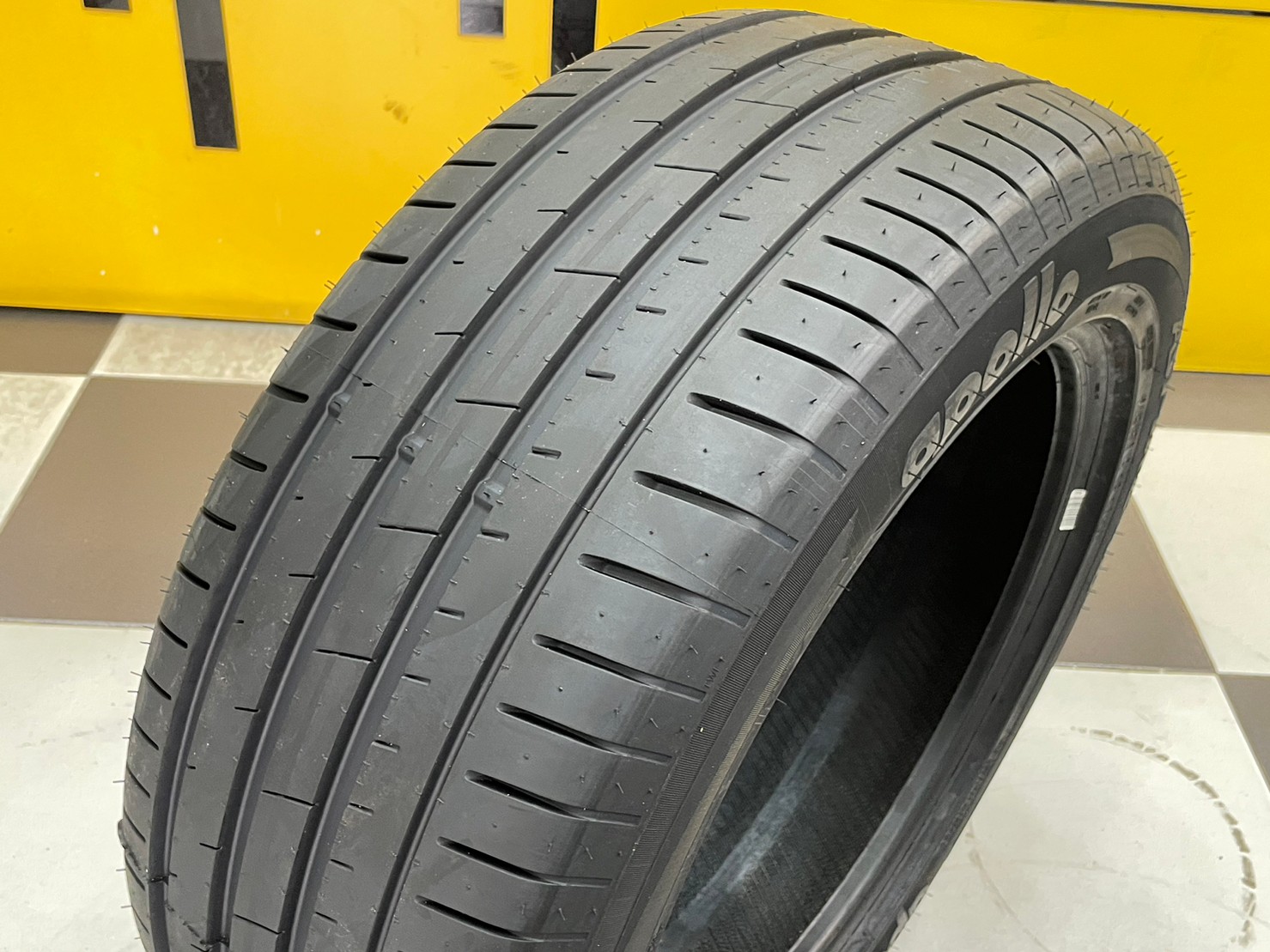 Apollo 245/50R18 Aspire4G ยางใหม่ปี2023
