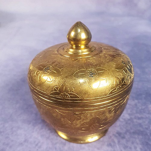 โถ 3 นิ้วฝาจุก ทองเหลืองตอกลายดกมะลิล้วน คลาสสิค