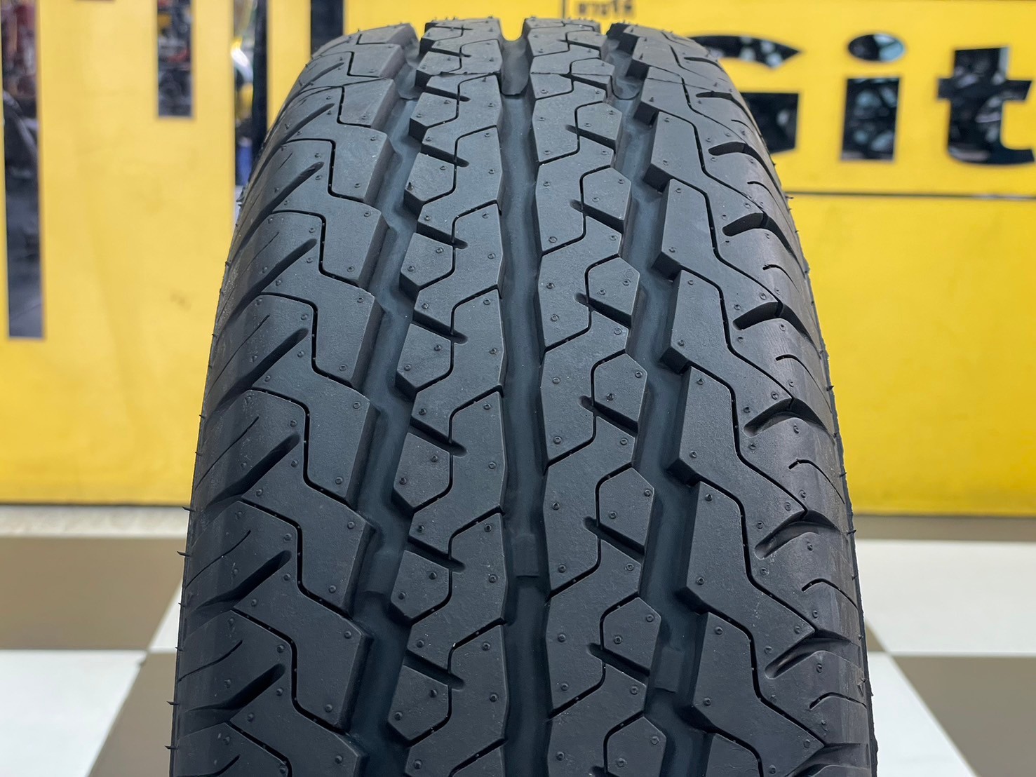 ยางใหม่จีที Giti Van600 195R14C ยางใหม่ปี2024