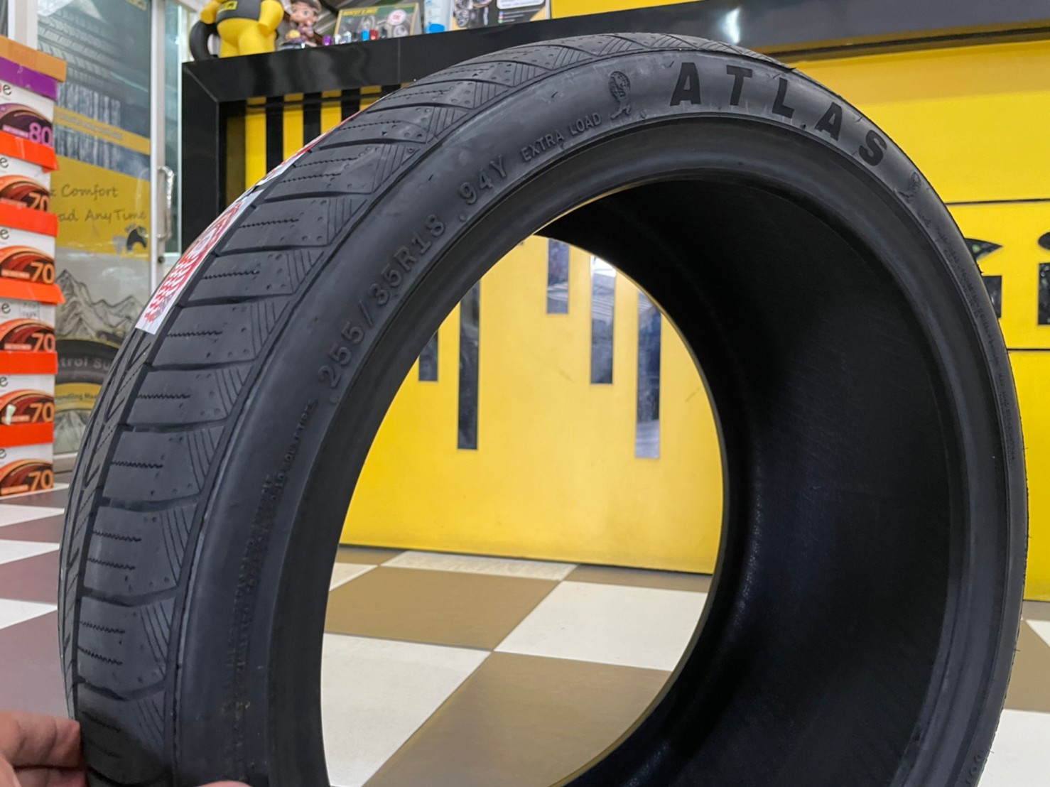 ATLAS FORCE UHP 255/35R18 ยางใหม่ปี 2022