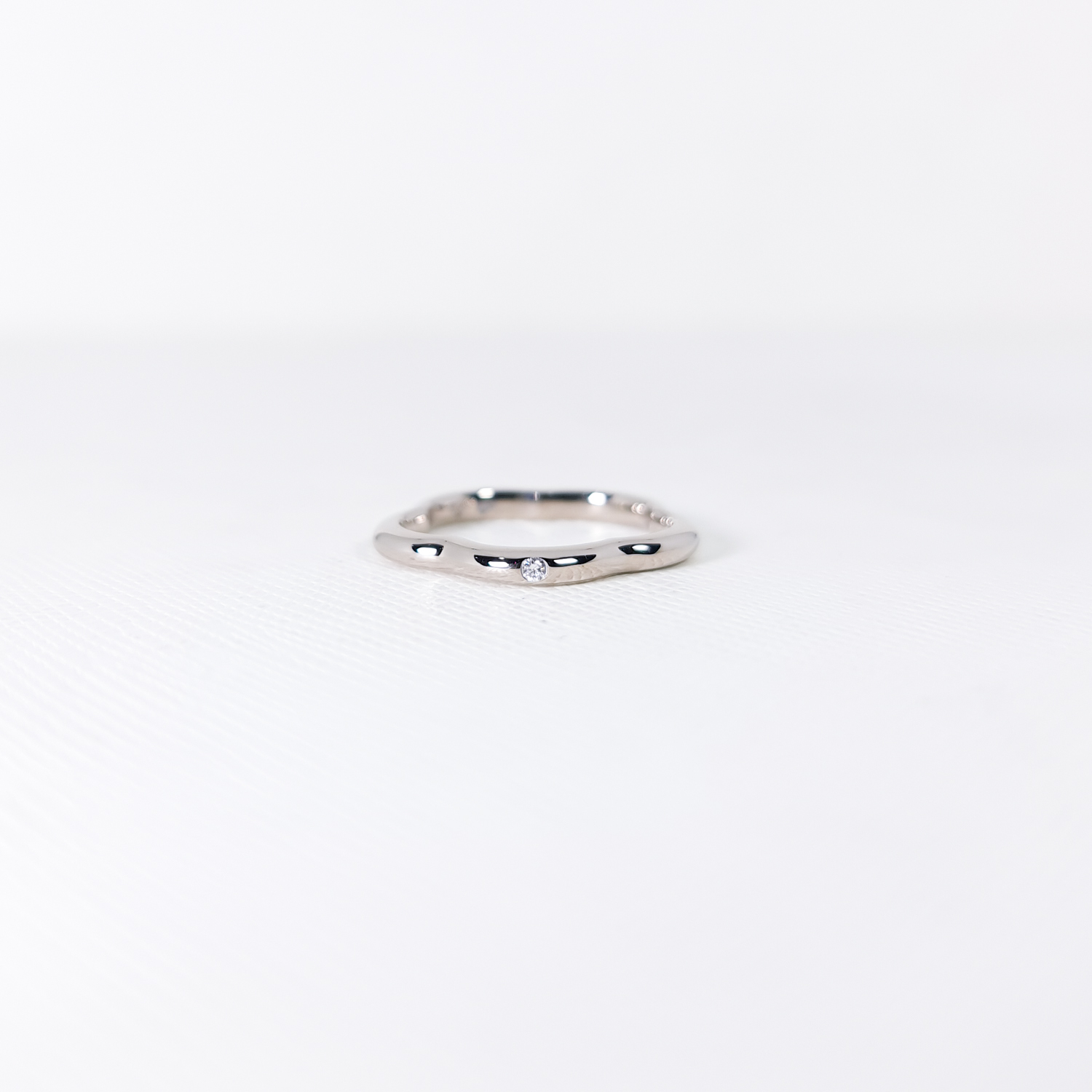 แหวน Chanel Camelia Ring with 1Diamond ทองขาว18K ไซส์ 47# (Used)