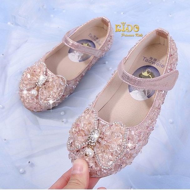 รองเท้าเด็ก(หน้าร้านอยู่รัชดา ลองได้)H066สีชมพู ติดเพชรสี ระยิบระยับ แต่งโบว์ห้อยมุก สวยๆน่ารัก สายเรียบ
