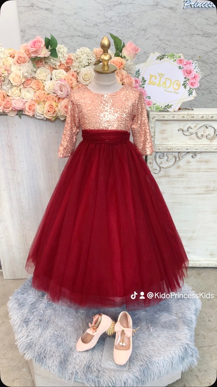 ชุดราตรีเด็ก(หน้าร้านอยู่รัชดา ลองได้ถ่ายรูปจากชุดจริง)W19100 สีแดง แขนสามส่วน เรียบแต่สวยหรูสุดๆ