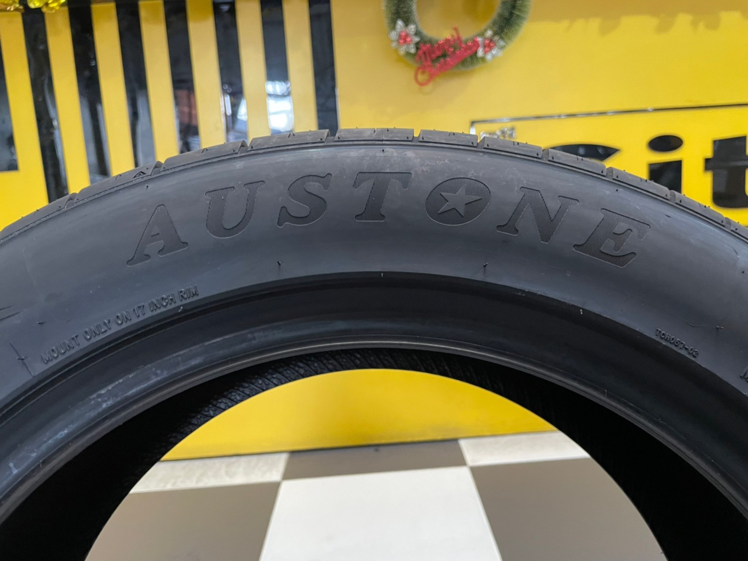 ยางใหม่AUSTONE SP702 215/55R17 ยางผลิตไทย คุ้มค่ารับประกันบาดบวมเบียดตำ365วันเคลมฟรี ยางใหม่ปี2023