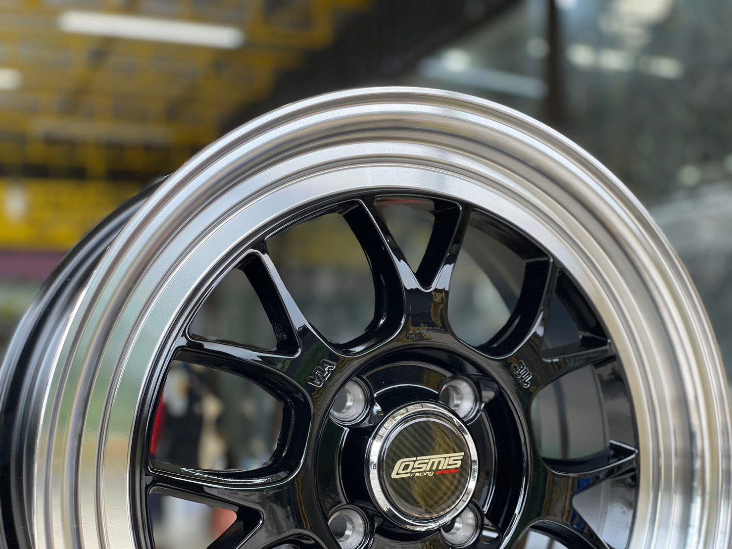 ล้อแม็กซ์ใหม่ขอบ15 Cosmis XT207RB สีดำขอบเงา ล้อคอทมิทแท้ คุณภาพดี 15x6.5 ET38 4x100 สีดำขอบเงา