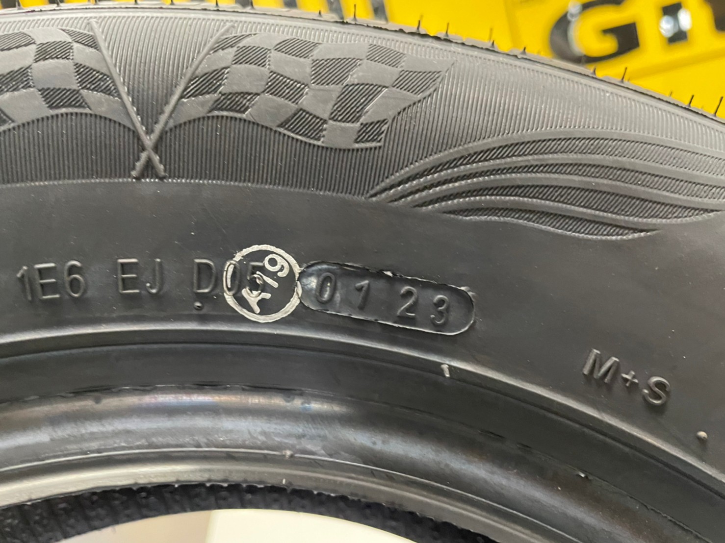 OTANI KC2000 235/45R18 ยางใหม่ปี2023 (ราคาพิเศษสอบถามได้ค่ะ)