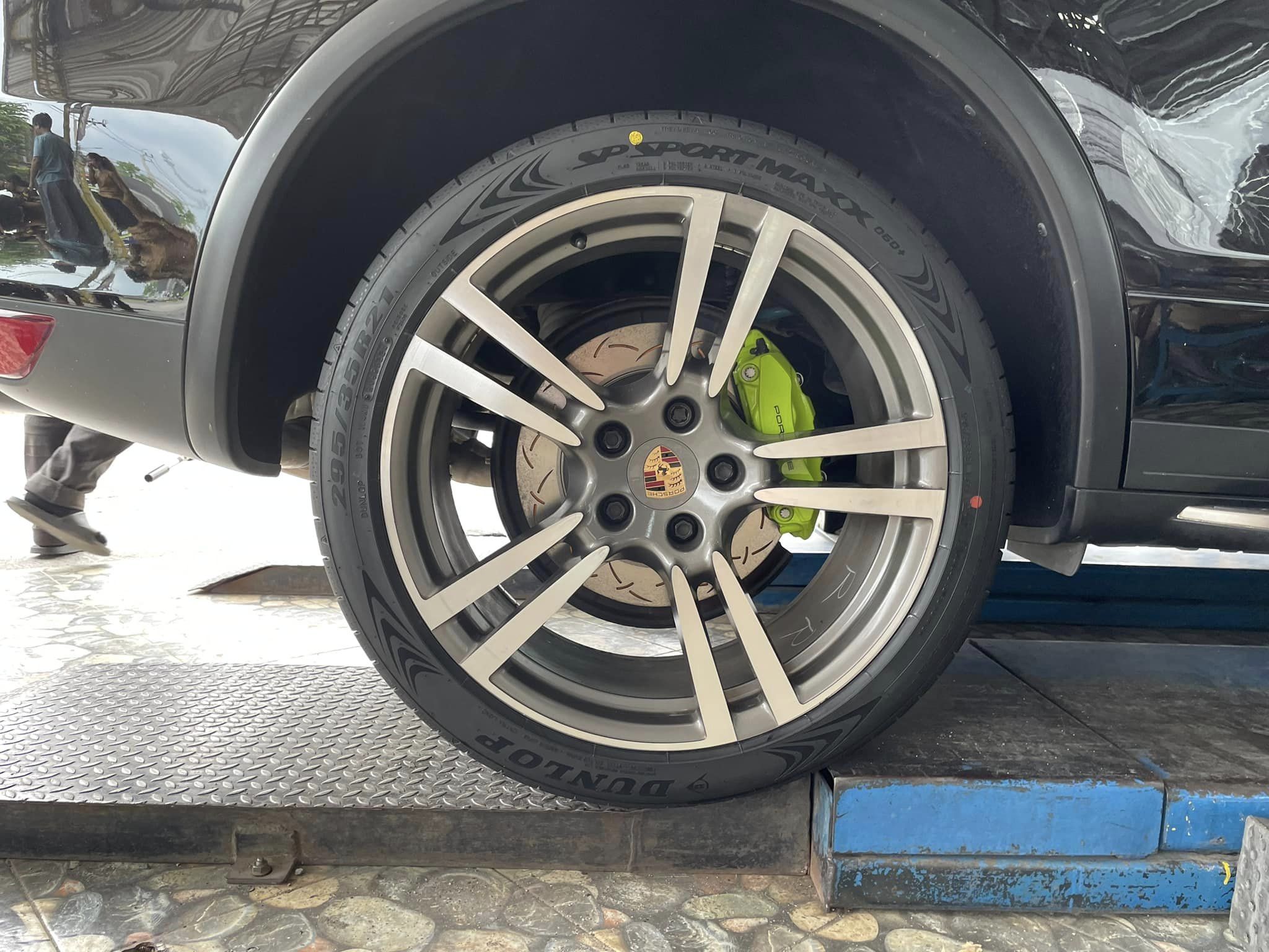 #PORSCHE_CAYENNE🚘❤️💫 🛞🐘#DUNLOP #SP #SPORT #MAXX060+