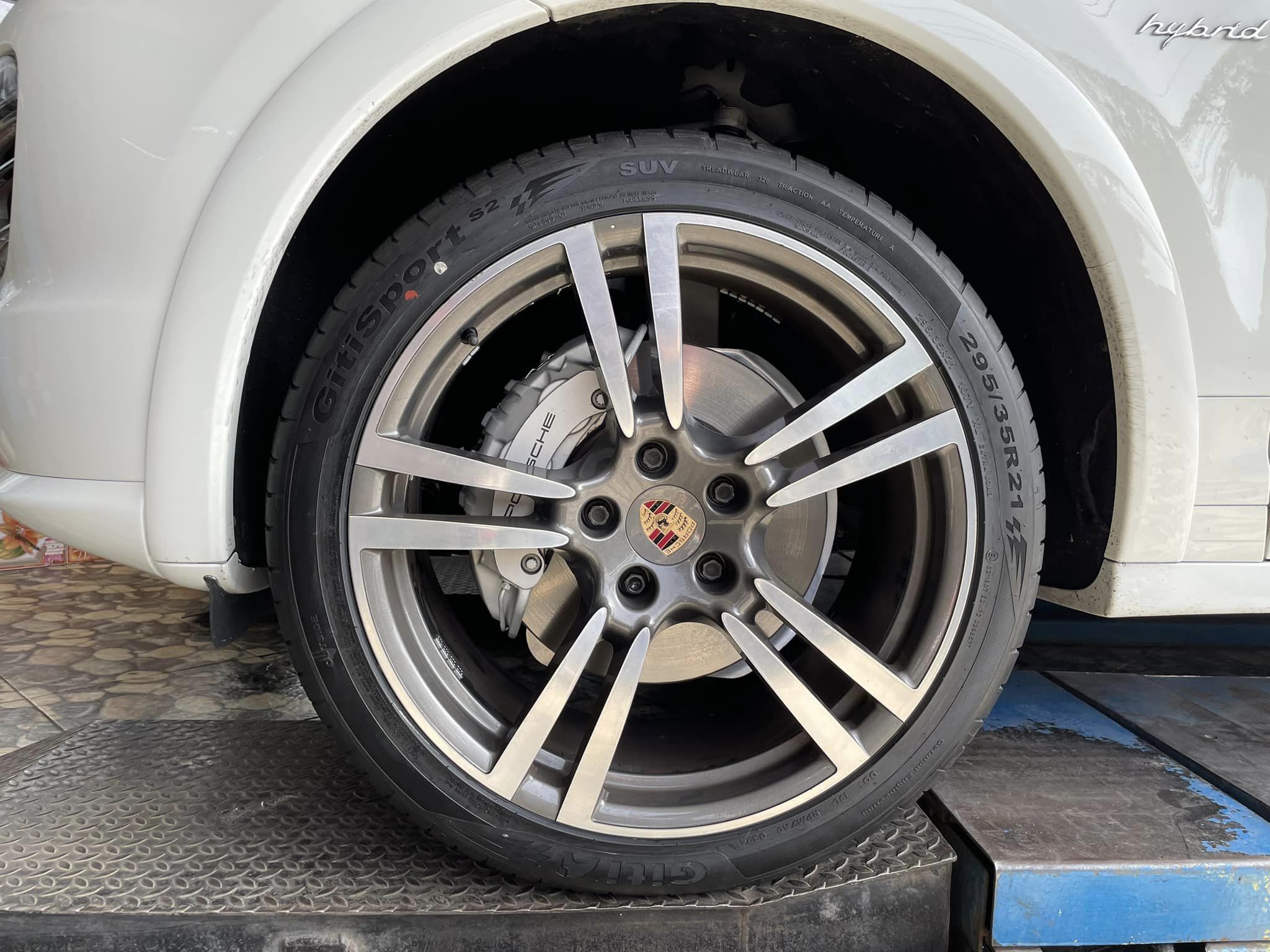 🚗#PORSCHE_CAYENNE🛞เปลี่ยนยาง 🛞#ยางจีที #ยางสปอร์ตสมรรถนะการขับขี่สูง 🛞 🛞#Giti_SportS2 295/35R21