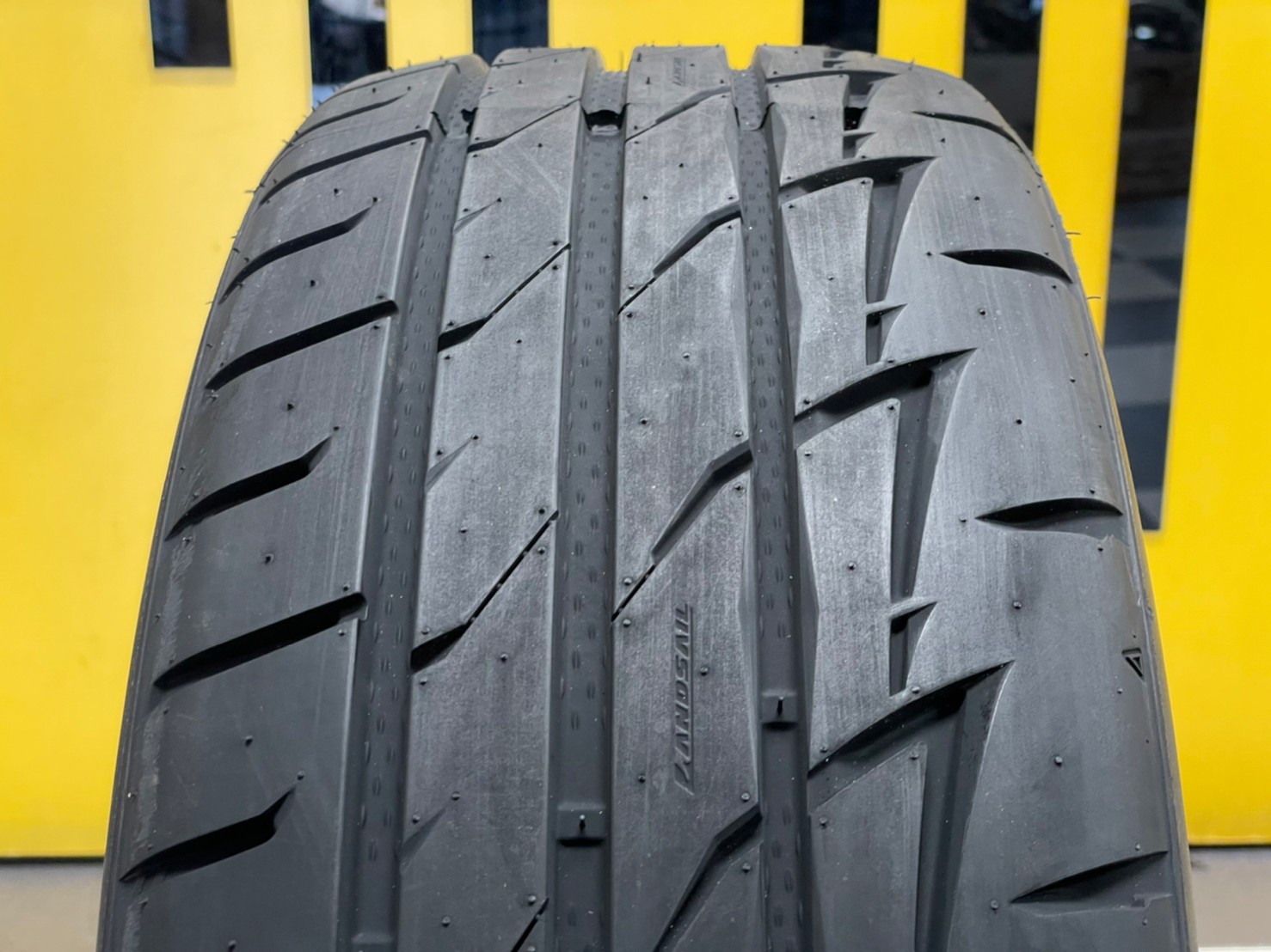 ยางลายซิ่ง 🔥🔥🔥#Landsail #RS009 205/45R17 ยางใหม่ปี2023 (4เส้น)