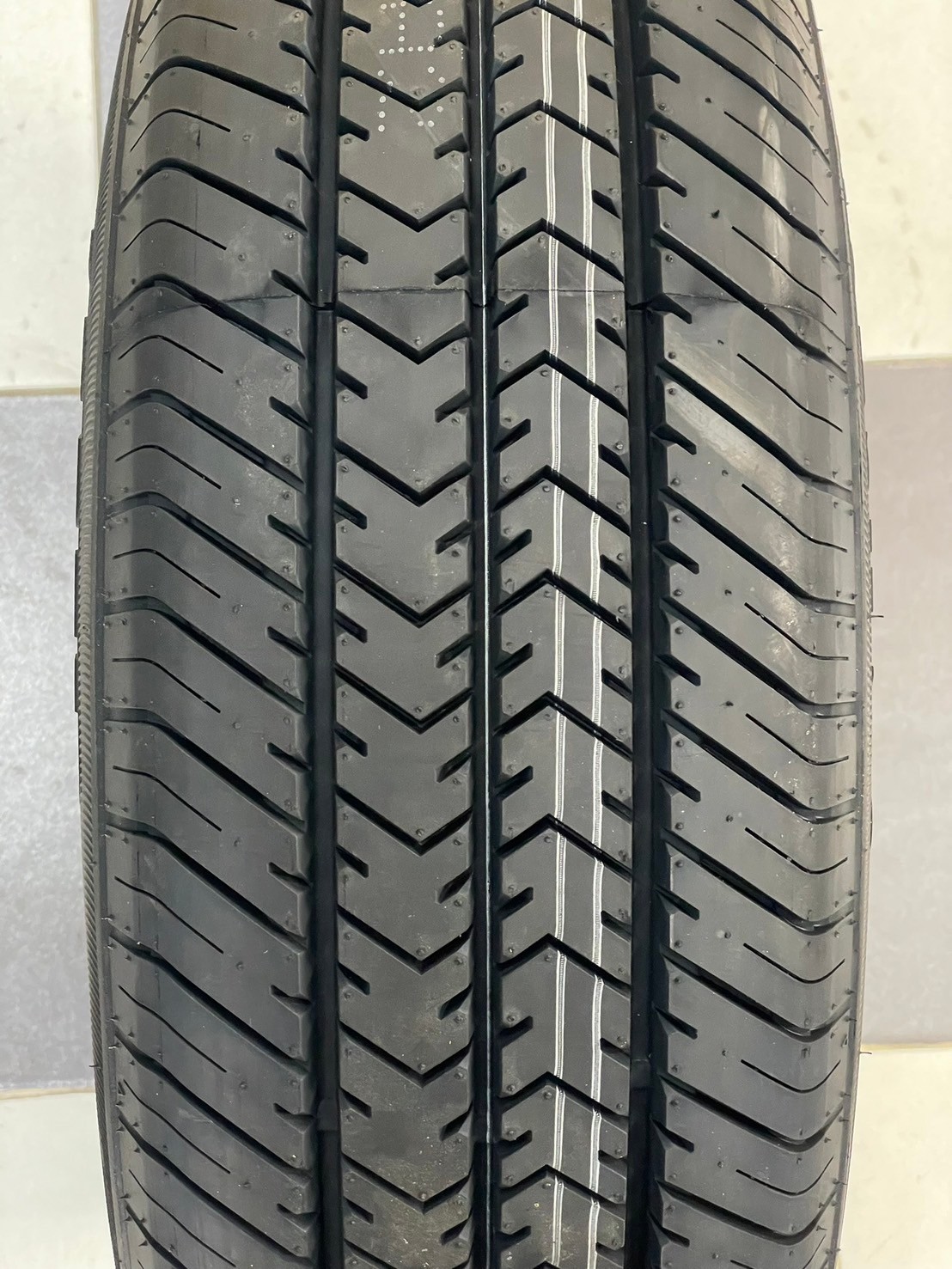 ยาง Austone รุ่น ASR71 215/70R15 ยางใหม่ปี2025
