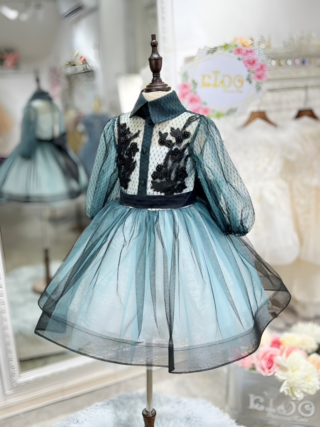 ชุดราตรีเด็ก(หน้าร้านอยู่รัชดา ลองได้ถ่ายรูปจากชุดจริง)W18561 สีดำ คอเชิ้ต แขนจั๊มน่ารักมาก