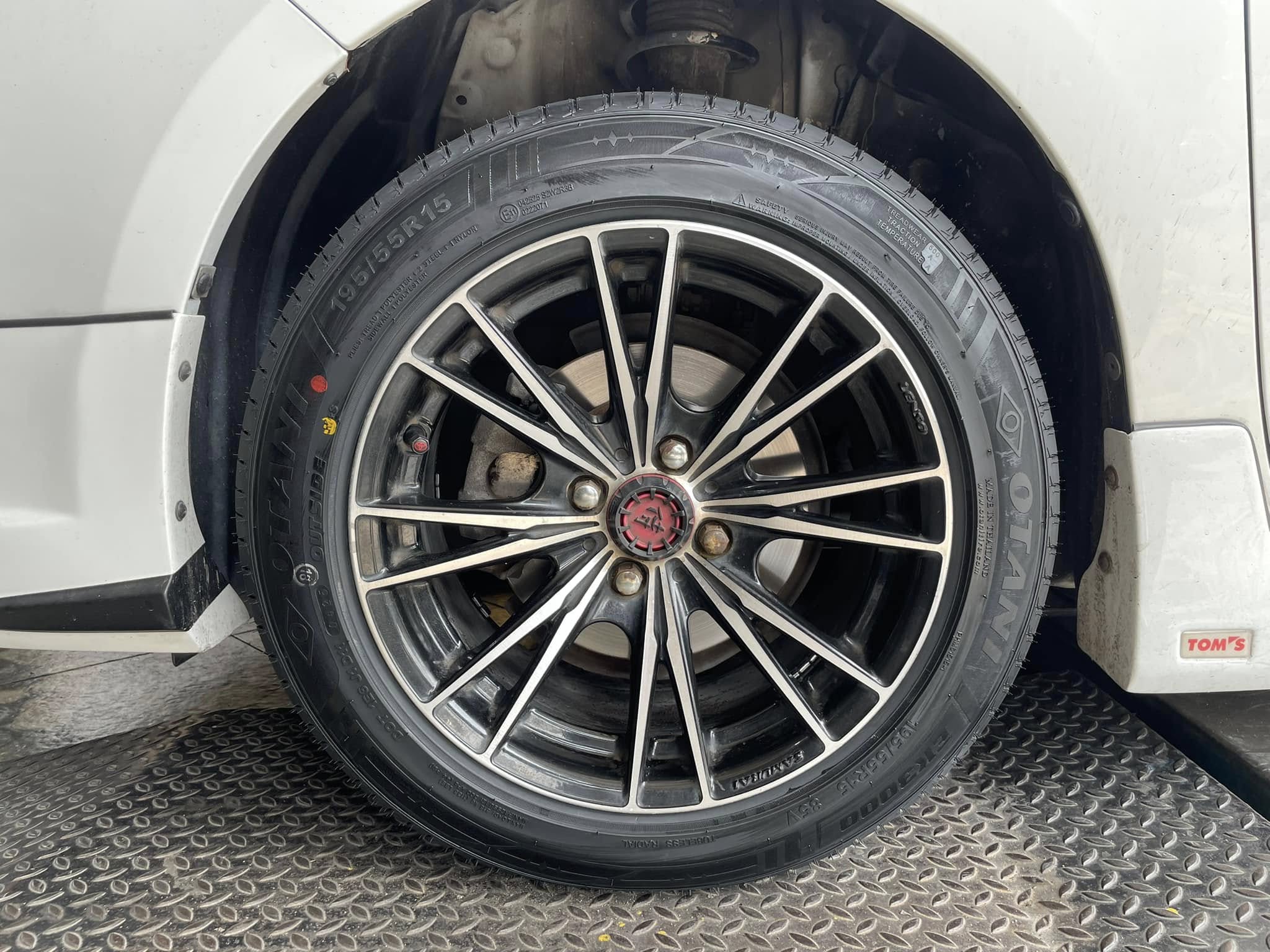 🚘 #TOYOTA_VIOS🛞 เปลี่ยนยาง #OTANI #EK3000 195/55R15 #บริการตั้งศูนย์ล้อ🛞
