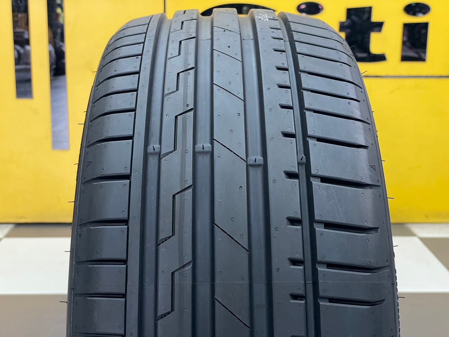 GITI SPORT S2 225/40R19 ยางใหม่ปี2024