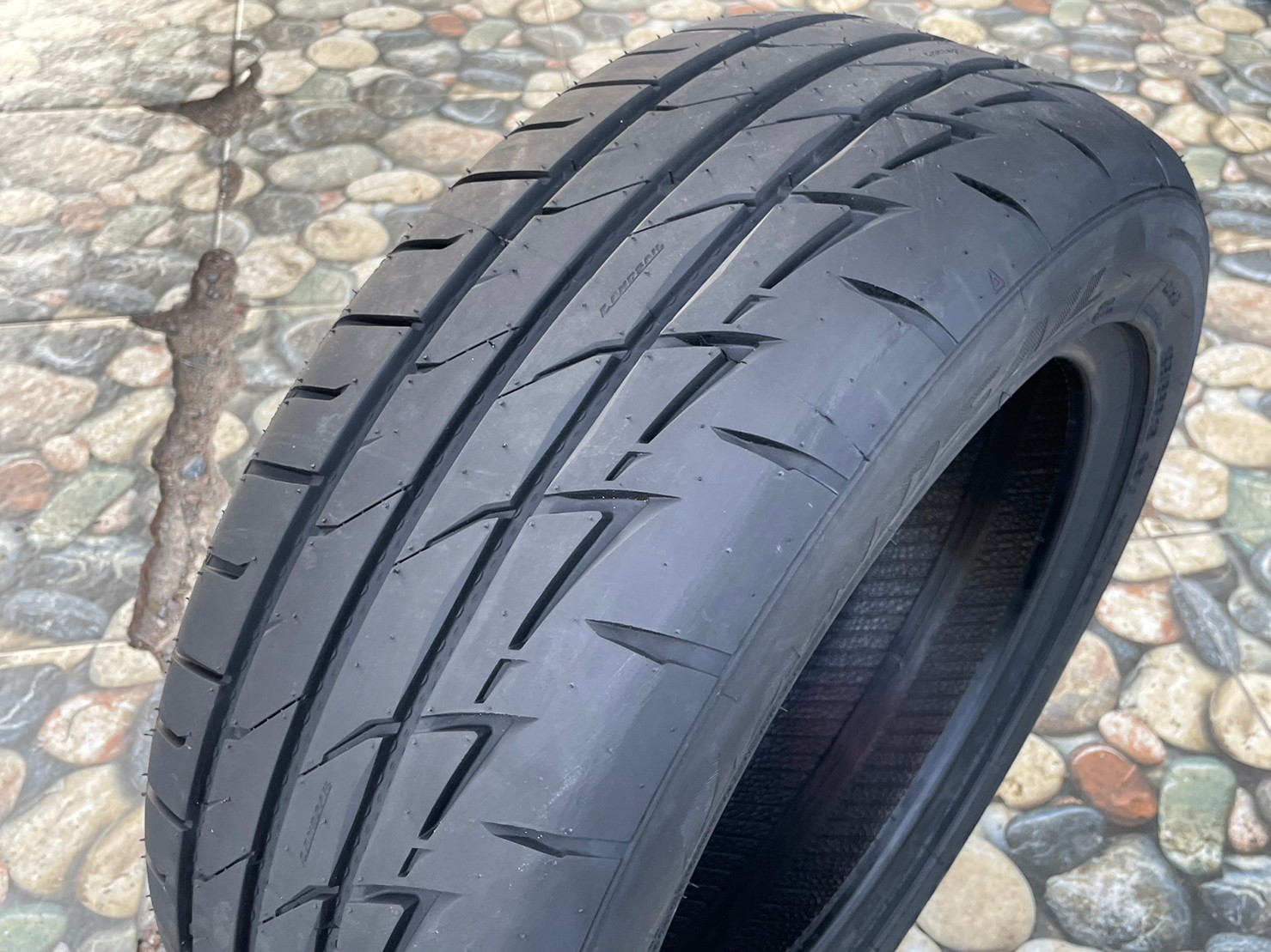 ยางสปอร์ตลายซิ่ง คุณภาพดี Lansail RS009 195/55R15