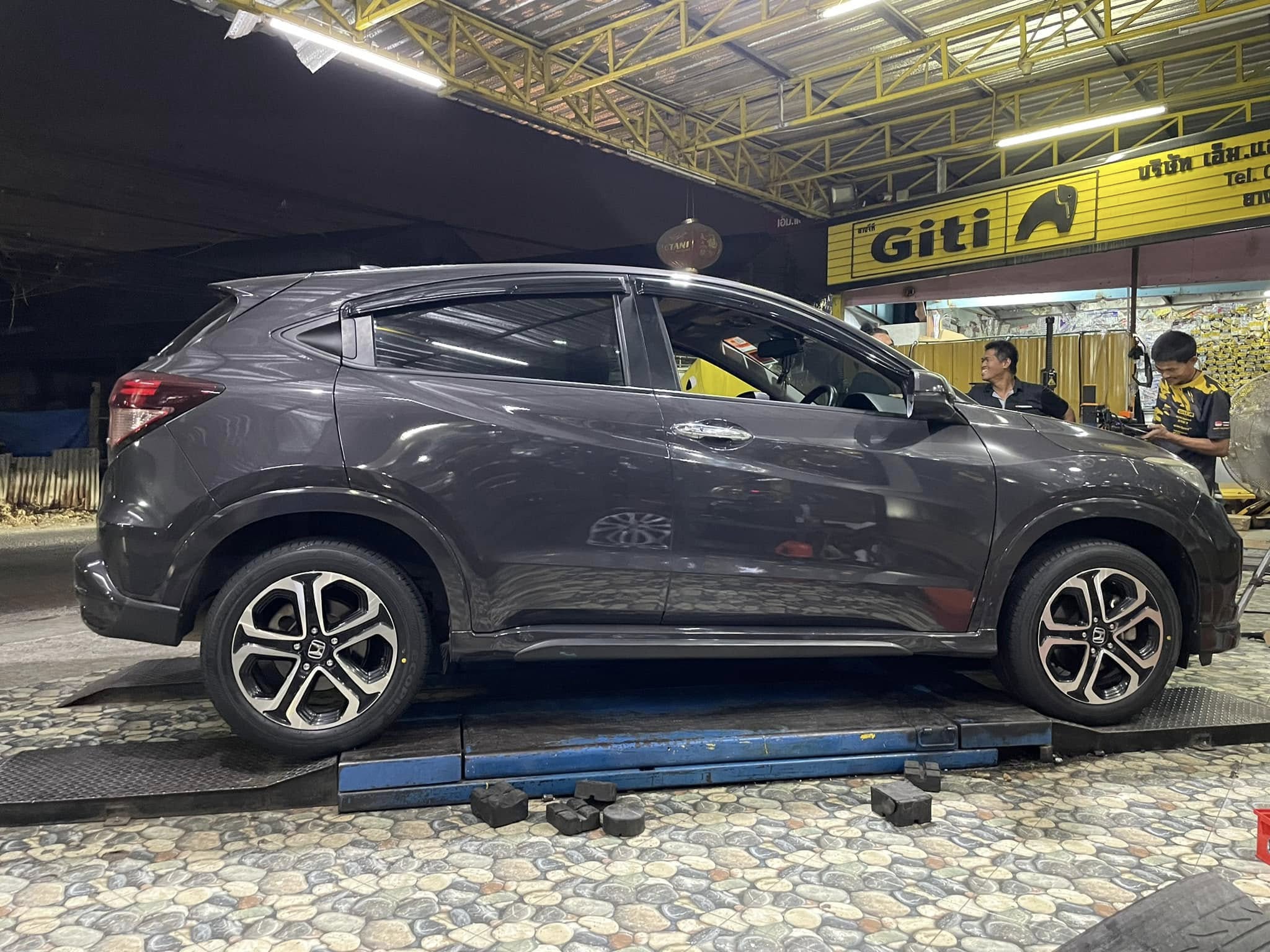 🛞❤️ #HONDA_HR-V เปลี่ยนยาง 🛞🐘#Bridgestone #Ecopia #EP300 215/55R17