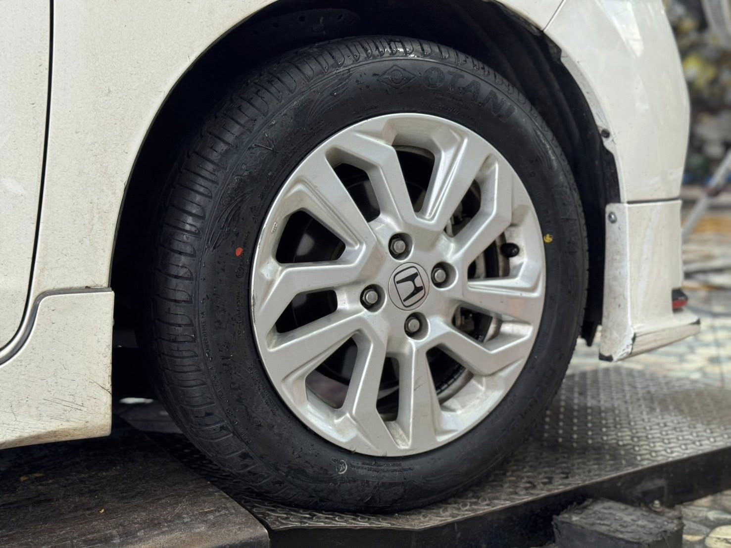 HONDA_JAZZ เปลี่ยนยาง 🛞🐘#OTANI_EK1000_185/60R15