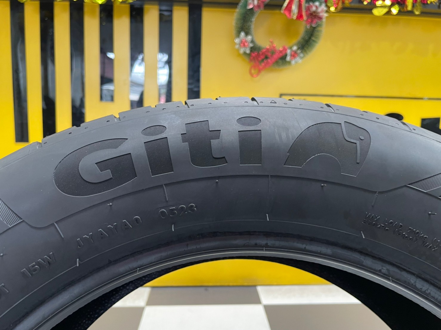 Giti Synergy H2 215/60R17 ยางใหม่ปี2023 ราคาโปรโมชั่นพิเศษ พร้อมติดตั้งฟรี