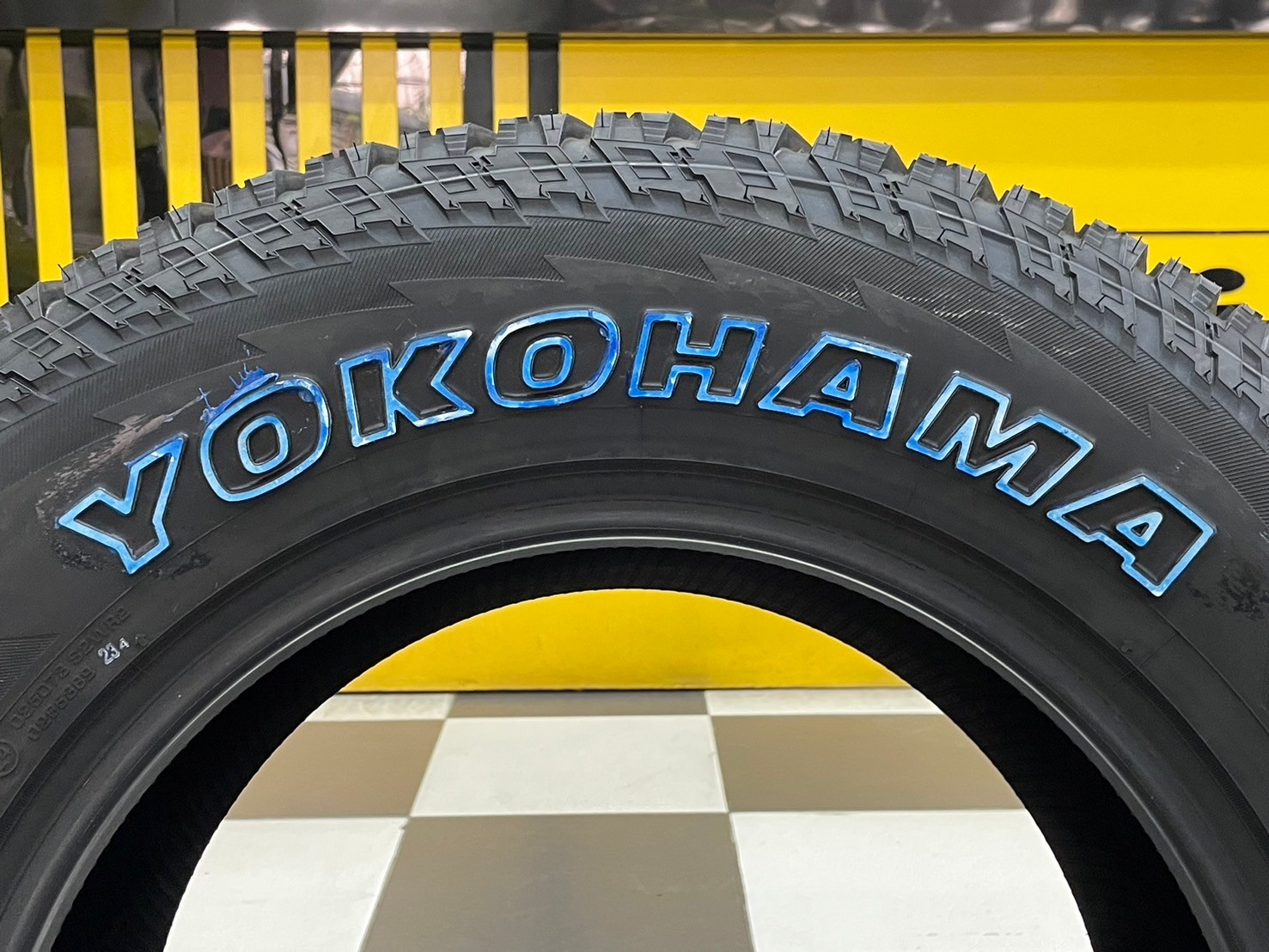 ยางใหม่ YOKOHAMA GEOLANDAR A/T G015 265/65R17 ยางใหม่ปี2024 ยางตัวหนังสือสีขาว
