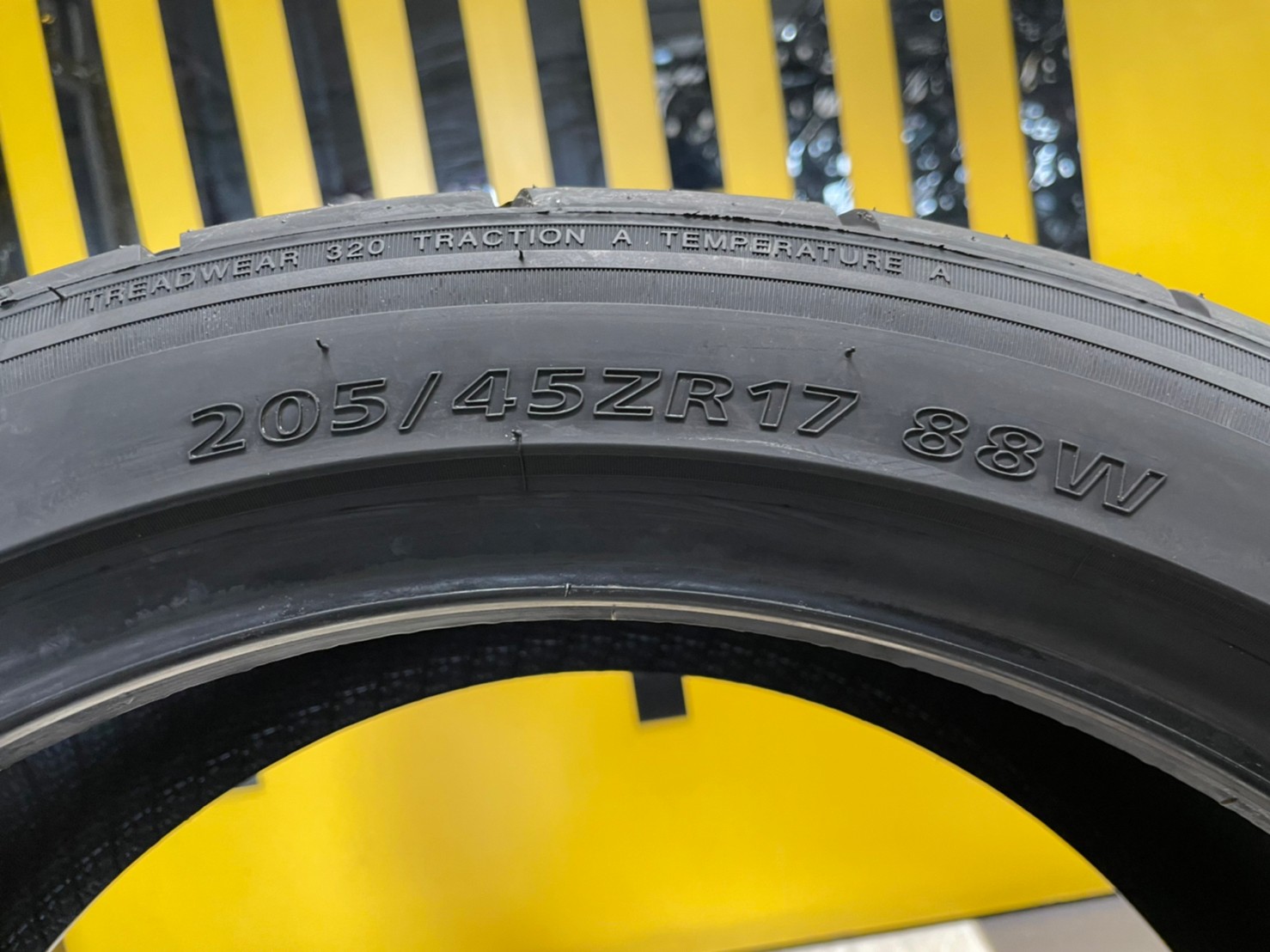 ยางลายซิ่ง 🔥🔥🔥#Landsail #RS009 205/45R17 ยางใหม่ปี2023 (4เส้น)
