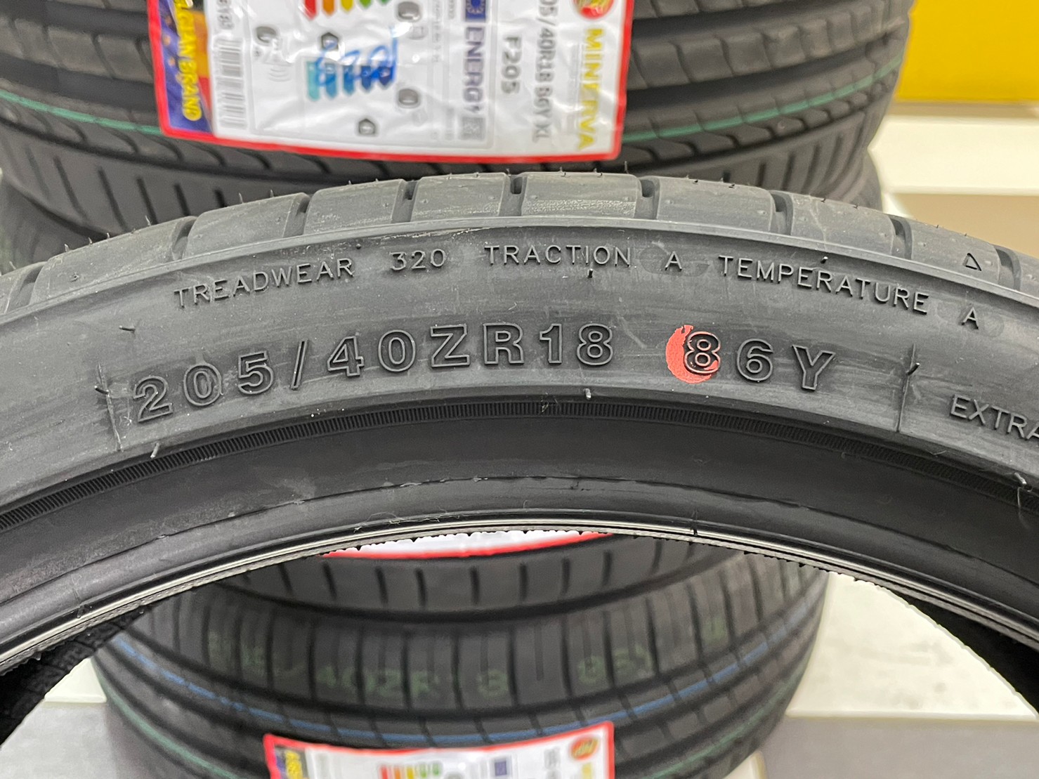 ยางMINERVA F205 205/40R18 ยางสปอร์ตคุณภาพดี สมรรถนะการขับขี่สูงนุ่มเงียบ ยางใหม่2023