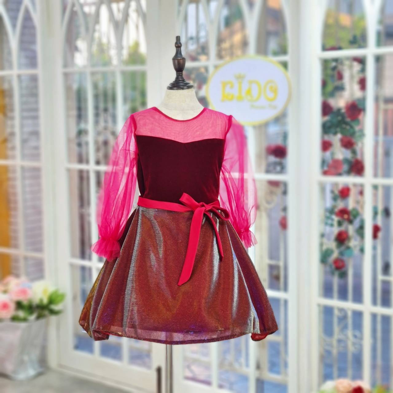 ชุดเดรสเด็ก(หน้าร้านอยู่รัชดา ลองได้ถ่ายรูปจากชุดจริง)W18288 สีแดง ผ้าซีทรู แขนยาว กระโปรงสั้น เรียบหรูดูสวย