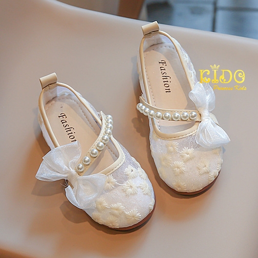 รองเท้าเด็ก(หน้าร้านอยู่รัชดา ลองได้)H123 สีขาว ทำจากผ้าลูกไม้หวานๆคะ