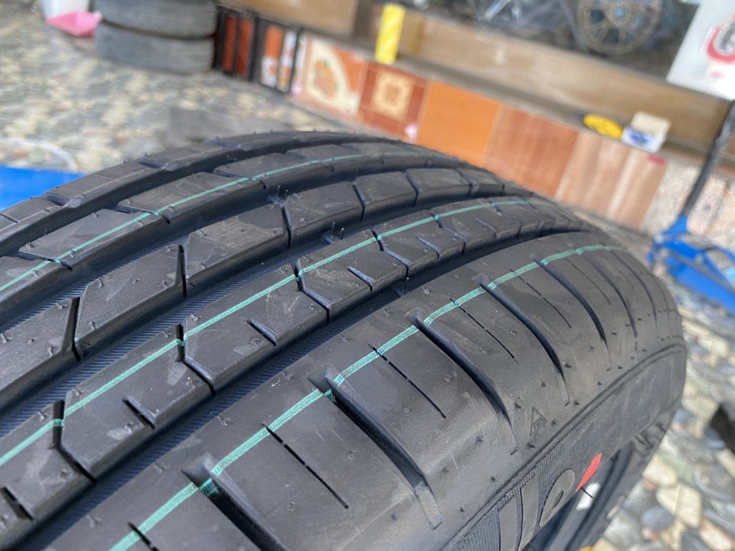Apollo Alnac4G 195/55R16 ยางใหม่ปี2020 จัดส่งฟรีทั่วประเทศ พร้อมติดตั้งที่ร้านฟรี