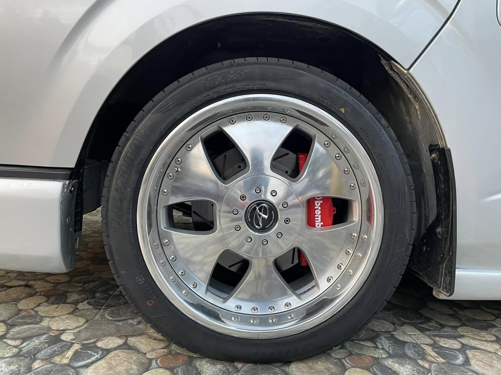 🚘 #TOYOTA_COMMUTER เปลี่ยนยาง #OTANI #KC2000 225/45R18