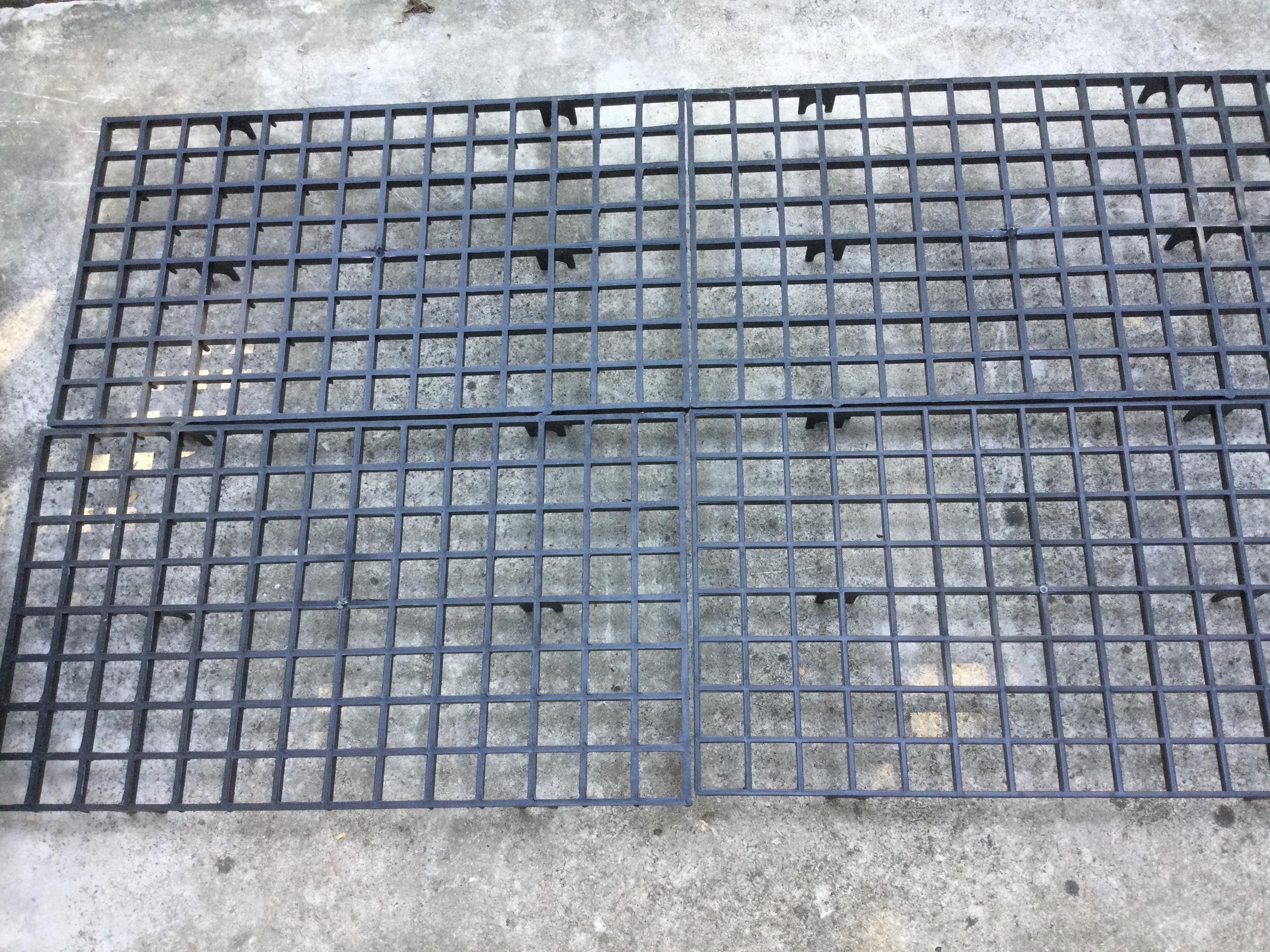 ตะแกรงพลาสติก ขนาด 1x1 นิ้ว 112 ช่อง / อัน