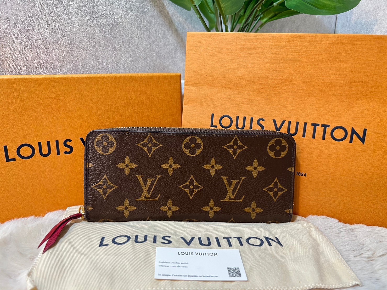 กระเป๋าสตางค์แบรนด์เนมแท้มือสอง louis vuitton Wallet Dc 19