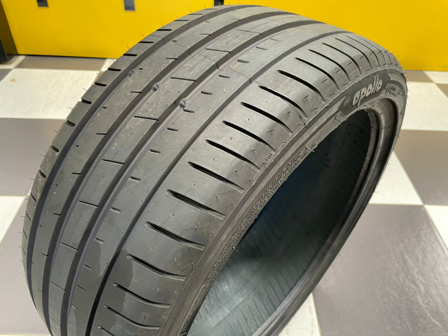 ยางใหม่ Apollo Aspire4G 235/35R19 ยางใหม่ปลายปี21