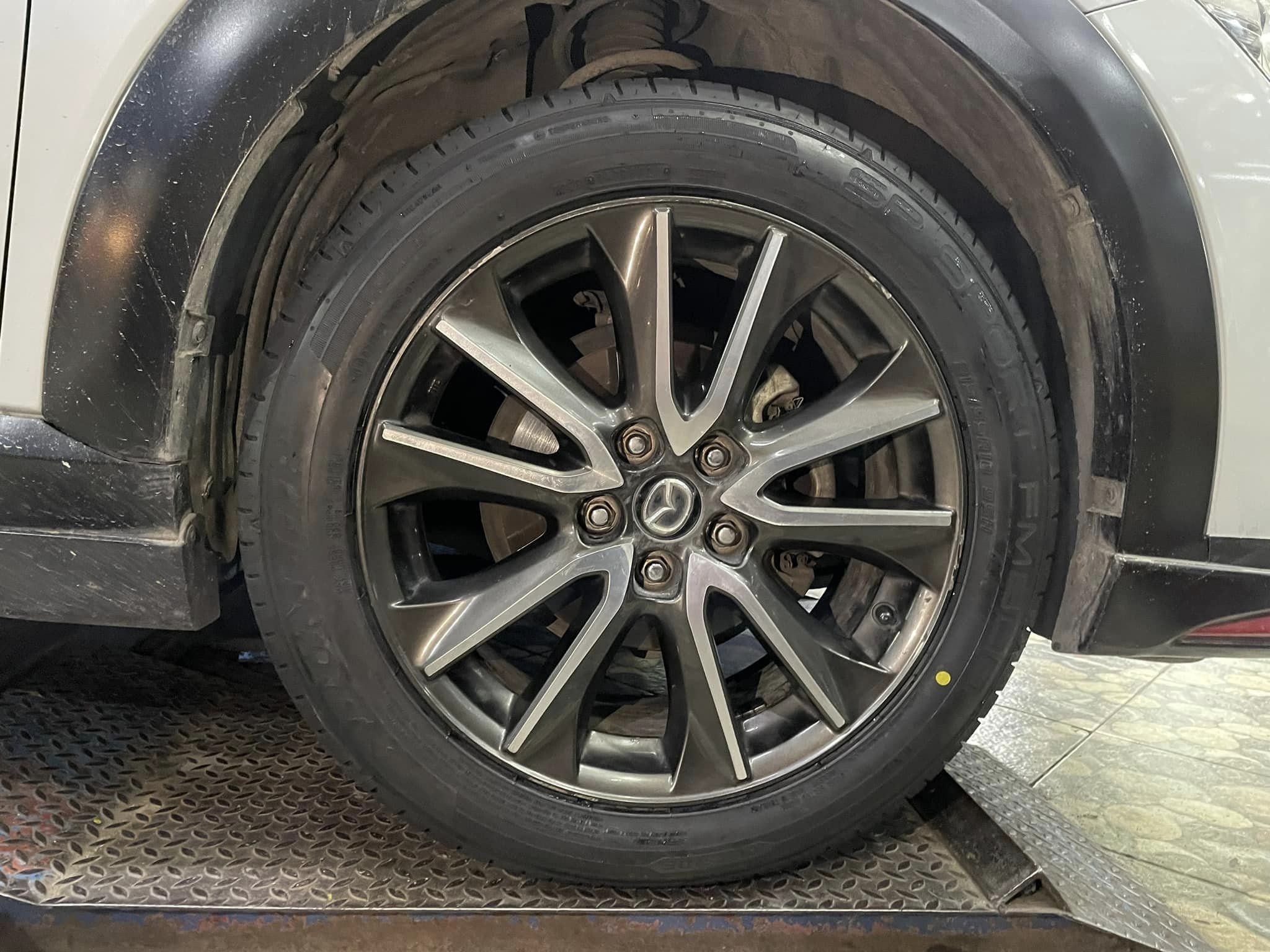 เปลี่ยนยางMAZDA_CX3 ยางใหม่ DUNLOP SP SPORT FM800 215/55R18