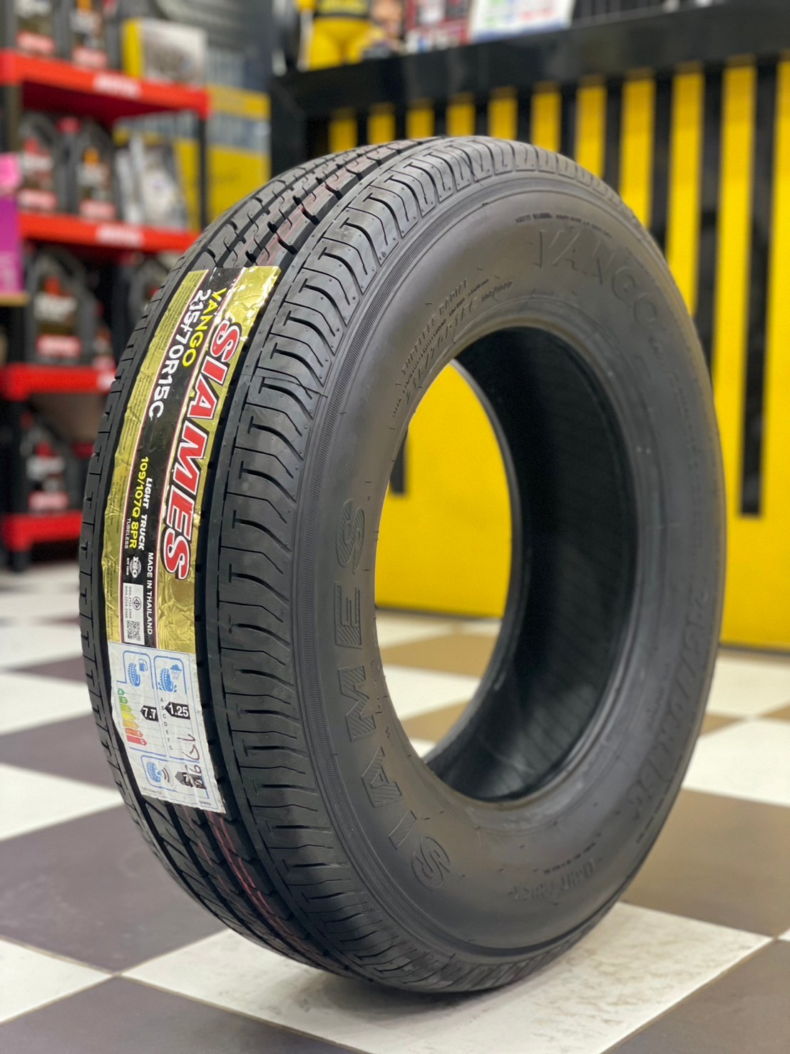 ยางใหม่ 215/70R15 SIAMES VANGO ยางไทย ยางกระบะบรรทุกคุณภาพดี แข็งแกร่งคุณภาพสุดคุ้ม ผ้าใบ8ชั้น ยางใหม่ปี2024