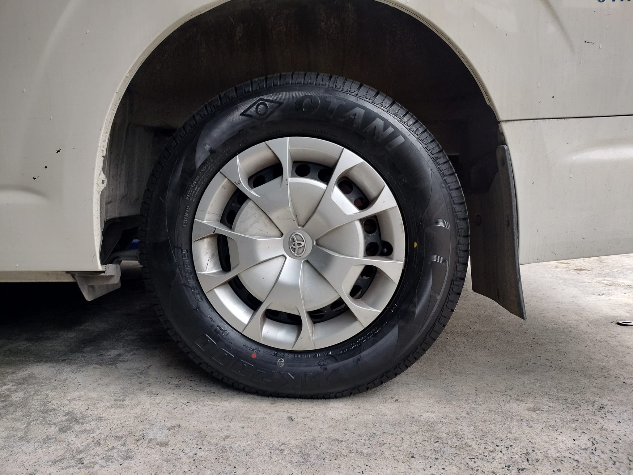 #TOYOTA_COMMUTER #OTANI_MK2000_235/65R16