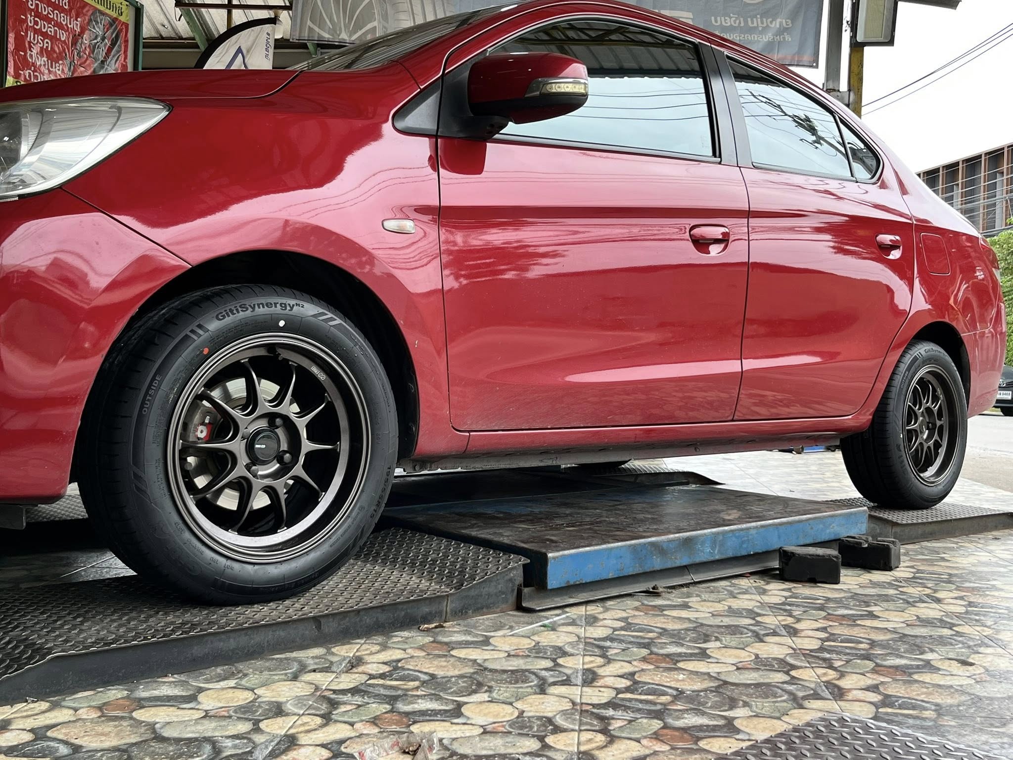 Mitsubishi_Attrage🚘เปลี่ยนยาง 🛞🐘#GITI_SynergyH2_195/55R15