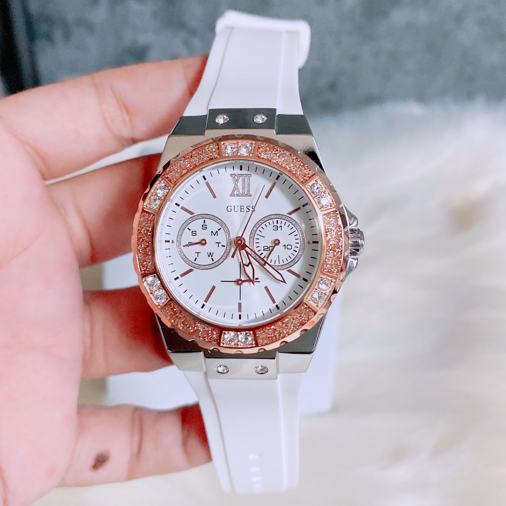 นาฬิกาGuess #U1053L2 Casual Life Multi-Function Silicone Integrated Strap Watch