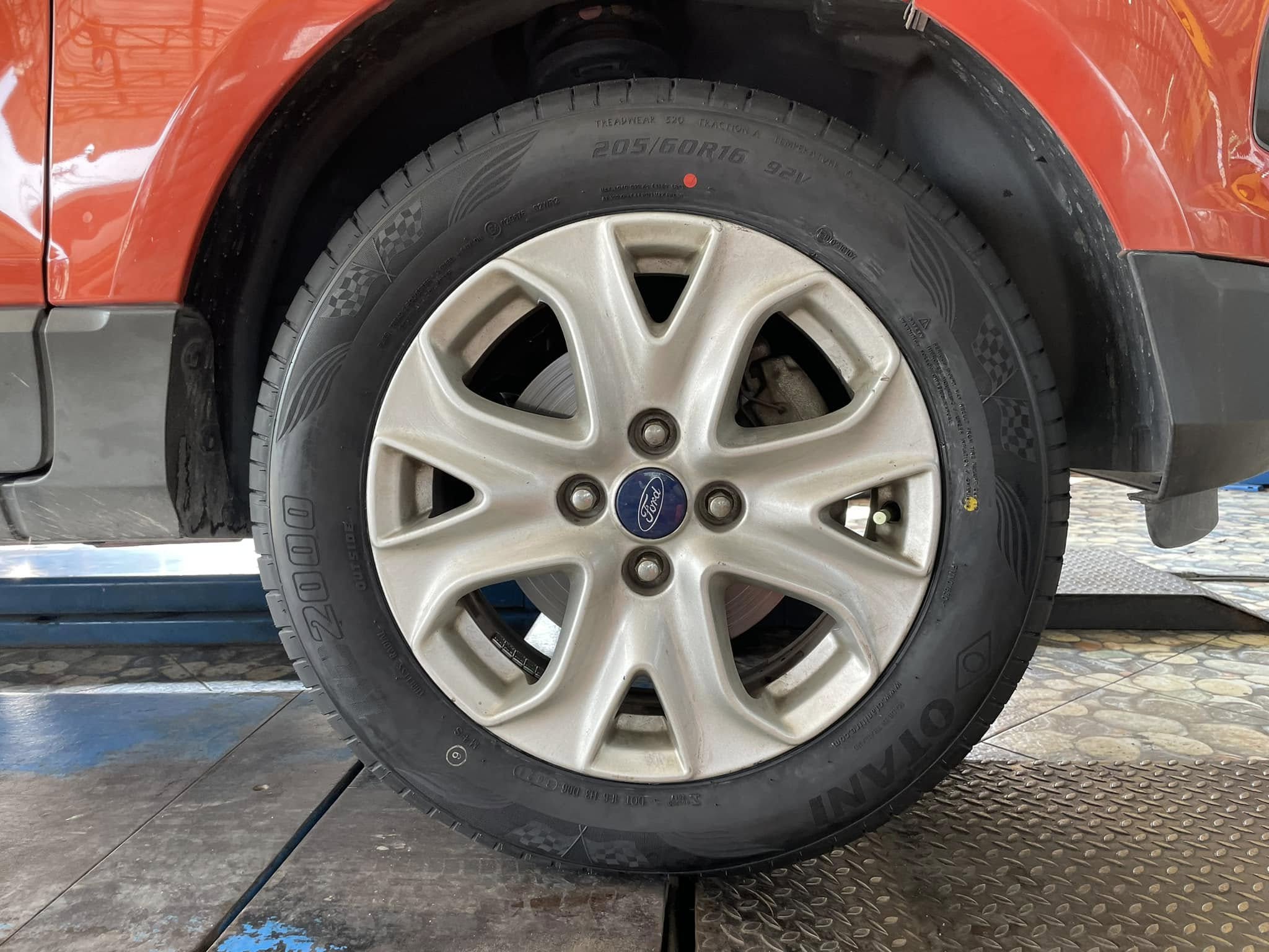 🚘 #FORD_ECOSPORT🛞เปลี่ยนยาง #OTANI #KC2000 205/60R16 #บริการตั้งศูนย์ล้อ🛞