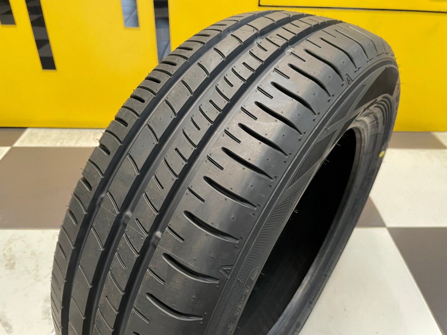 195/60R15 ยางใหม่Dunlop SP Sport Touring R1 ยางใหม่ปี2023