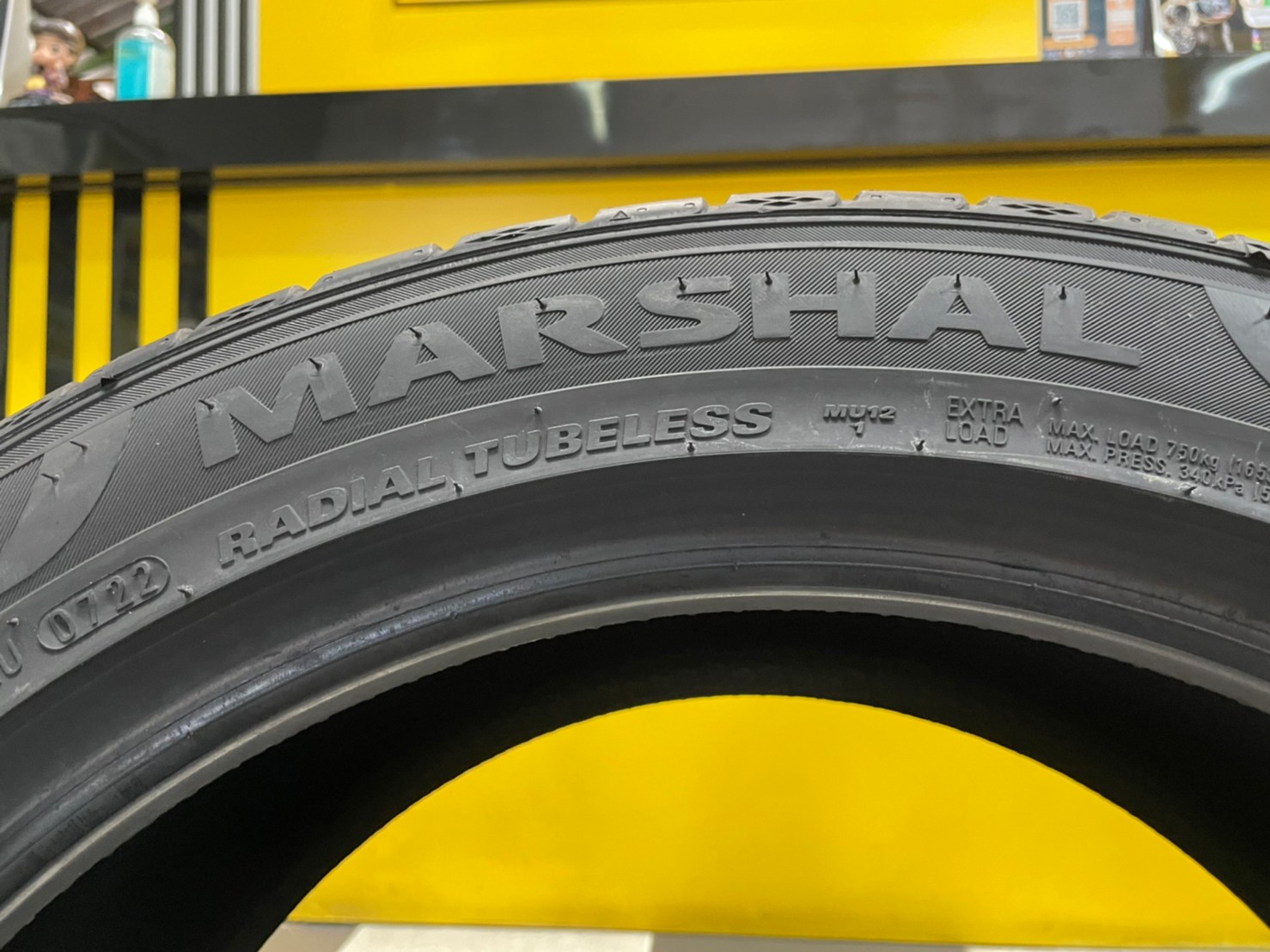 MARSHAL MU12 235/45R18 ยางใหม่ปี2022
