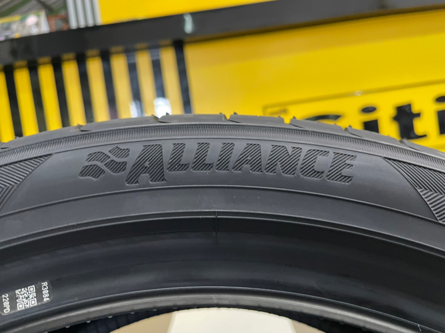 ยางใหม่ 215/45R17 ALLIANCE by YOKOHAMA ยางใหม่ปี2022