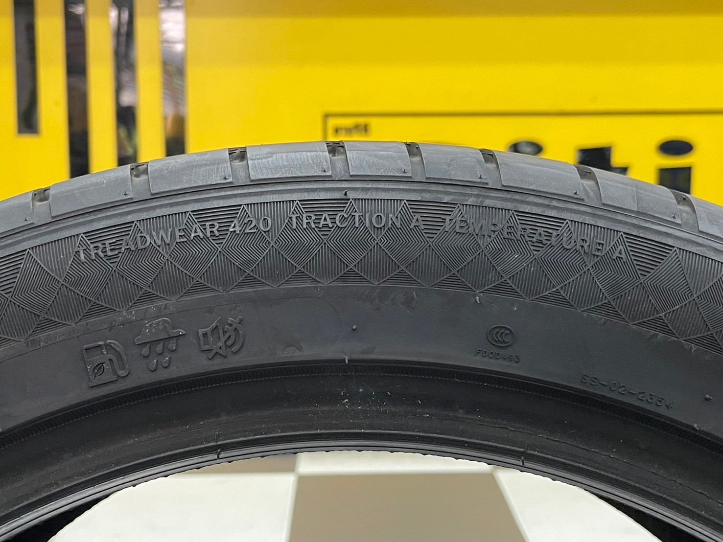 ยางใหม่ คูสโตน KUSTONE PASSION P9 245/45R18 ยางใหม่ปี2023
