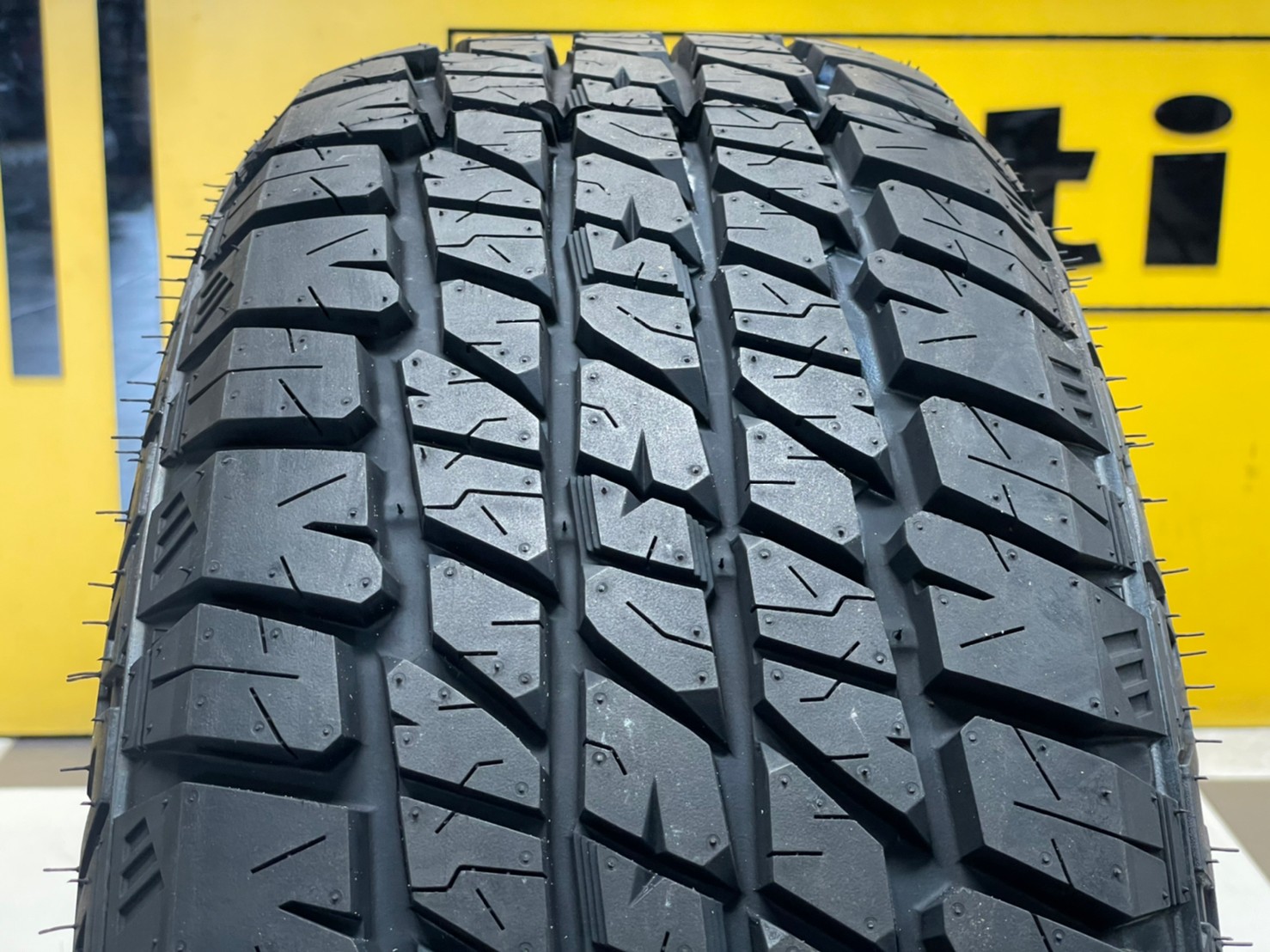 🐘GITI 🐘4x4AT70 265/60R18 ยางใหม่ปี2022 ราคาโปรโมชั่นพิเศษ พร้อมติดตั้งฟรี